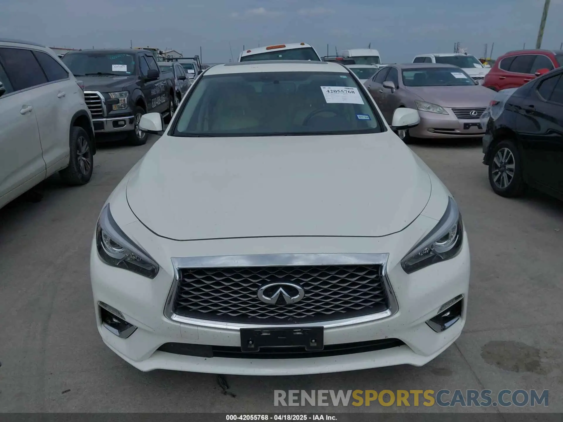 12 fotografías del automóvil dañado JN1EV7AP7LM201535 INFINITI Q50 2020