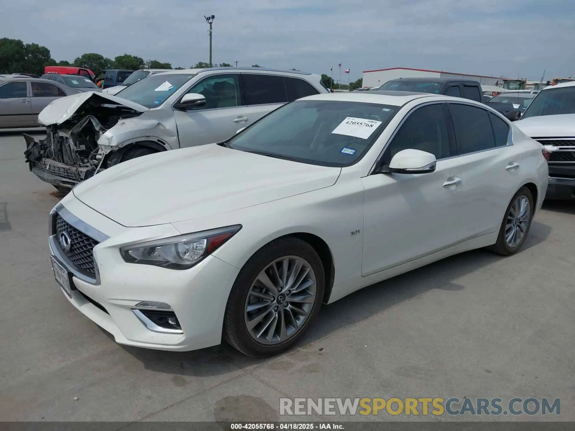 2 fotografías del automóvil dañado JN1EV7AP7LM201535 INFINITI Q50 2020