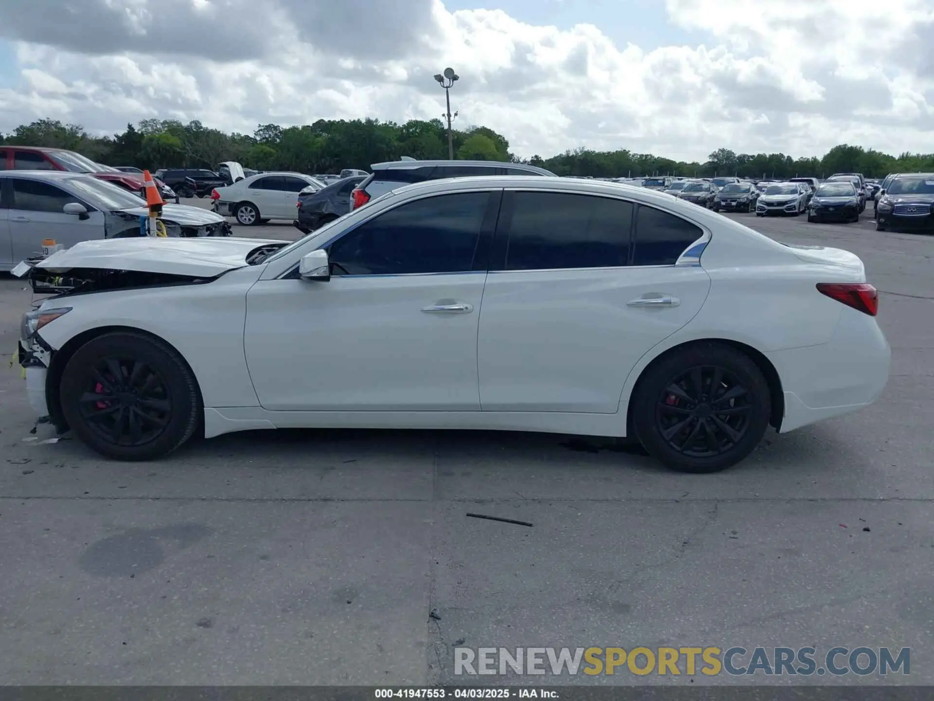 15 fotografías del automóvil dañado JN1EV7APXMM702002 INFINITI Q50 2021