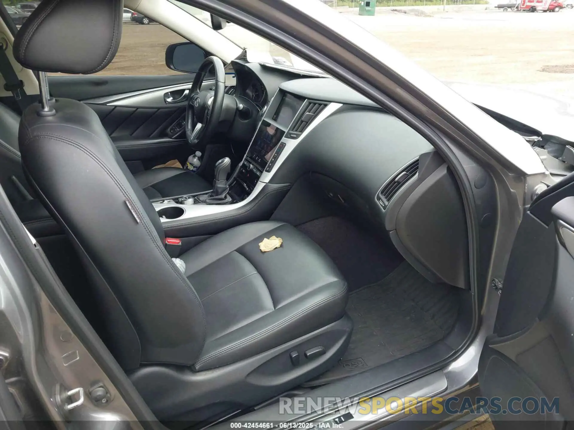 5 fotografías del automóvil dañado JN1EV7BR0MM753265 INFINITI Q50 2021