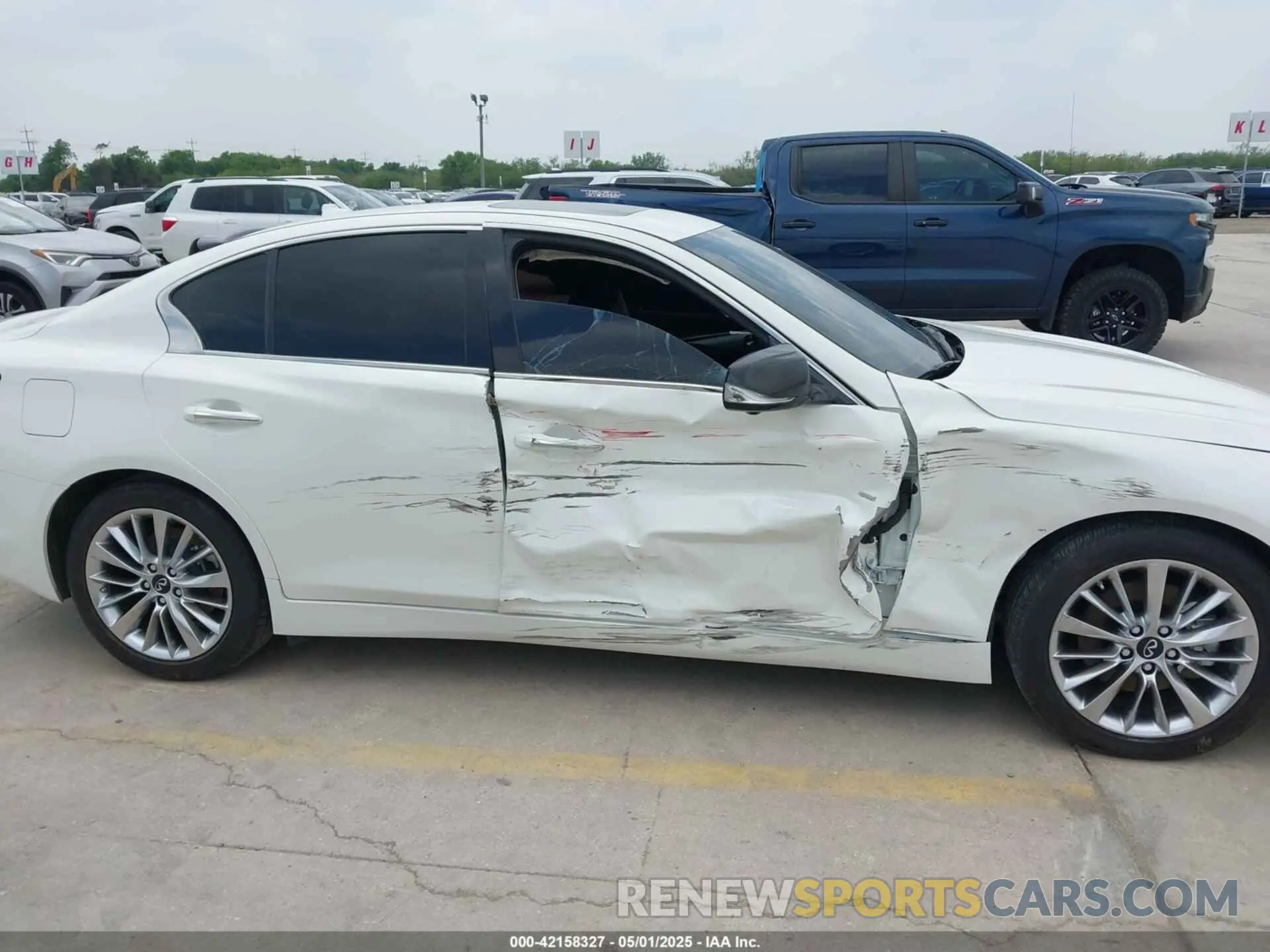 13 fotografías del automóvil dañado JN1EV7BRXMM752446 INFINITI Q50 2021