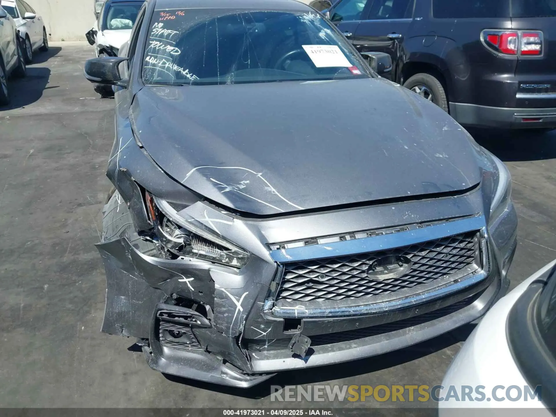 12 fotografías del automóvil dañado JN1EV7CP9MM702179 INFINITI Q50 2021