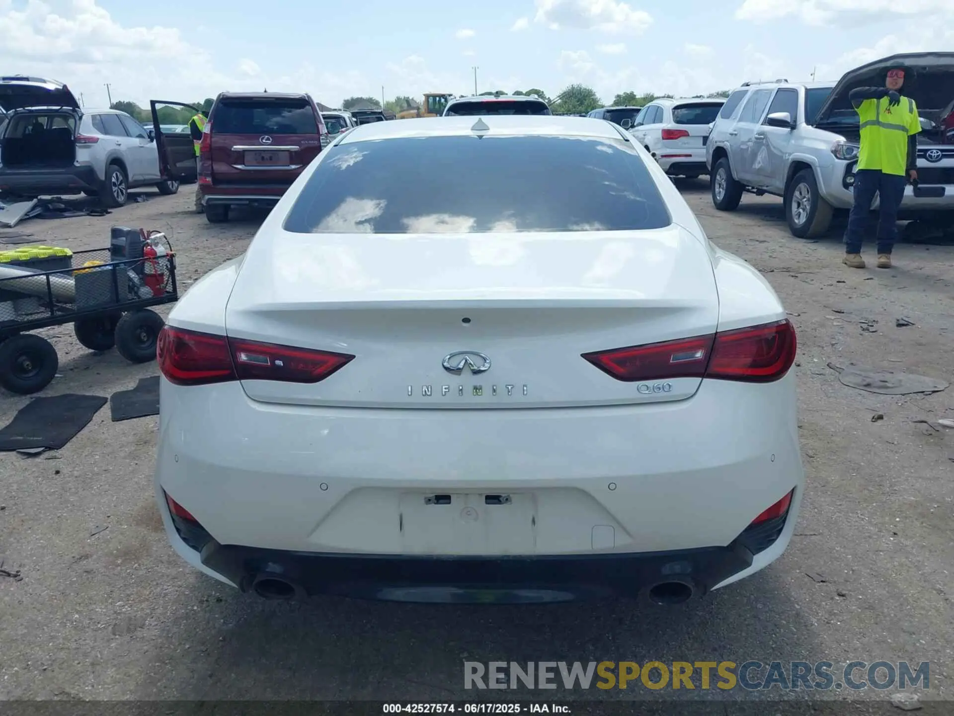 16 fotografías del automóvil dañado JN1EV7EK2KM230521 INFINITI Q60 2019