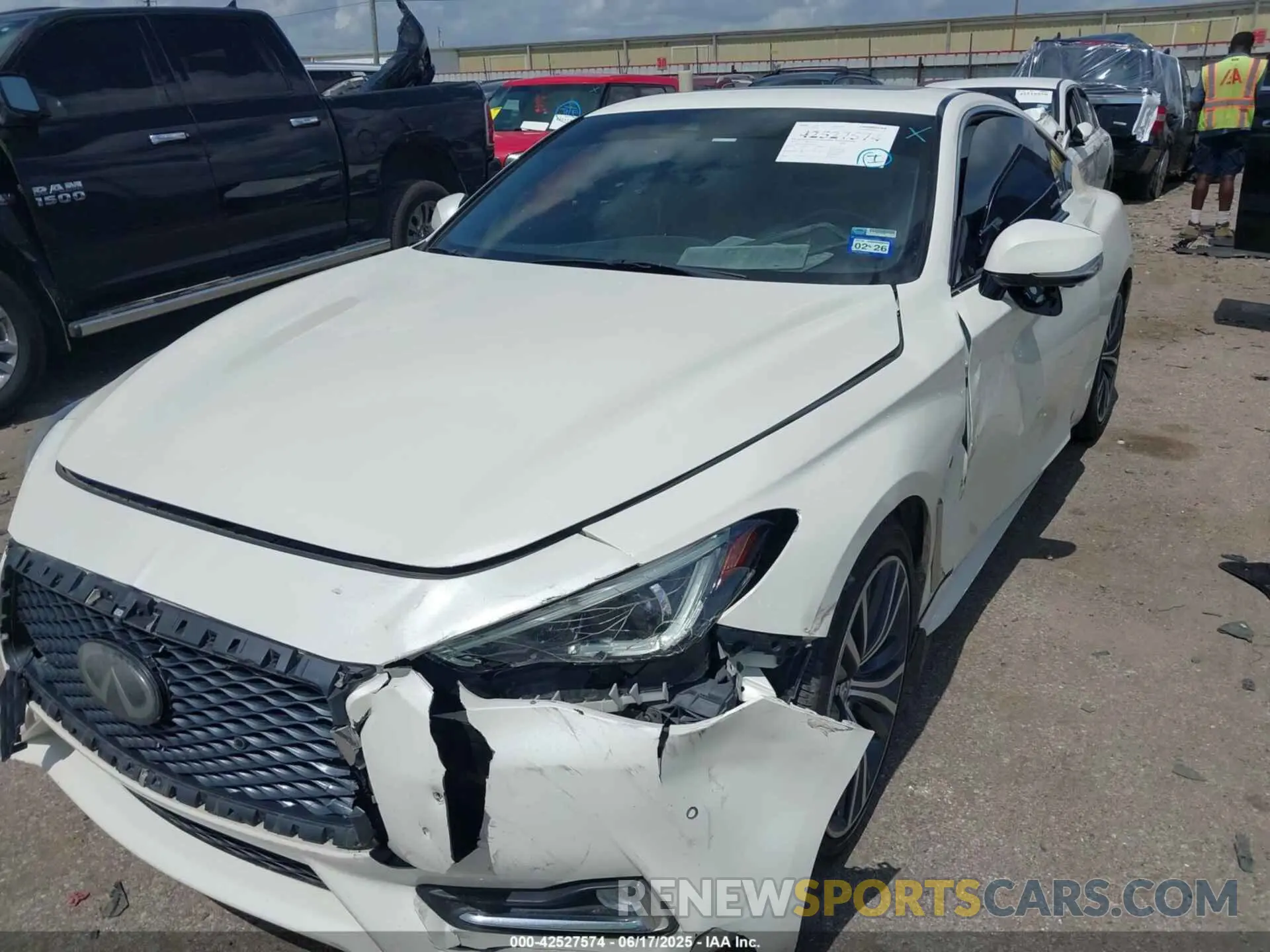 2 fotografías del automóvil dañado JN1EV7EK2KM230521 INFINITI Q60 2019