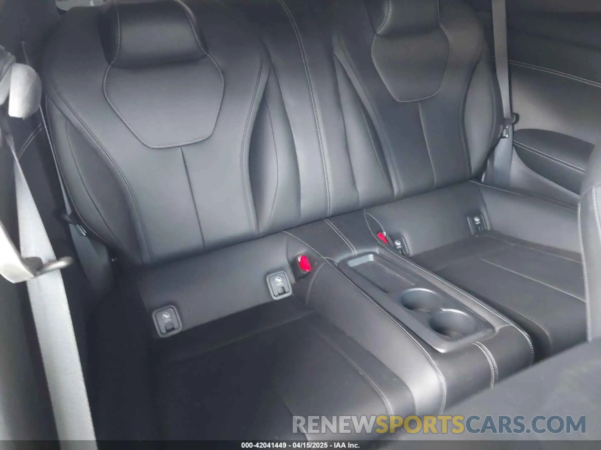 8 fotografías del automóvil dañado JN1EV7EK5KM230979 INFINITI Q60 2019