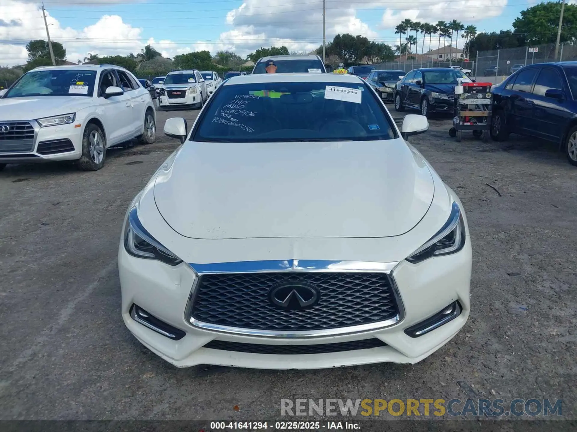12 fotografías del automóvil dañado JN1EV7EK2LM340406 INFINITI Q60 2020