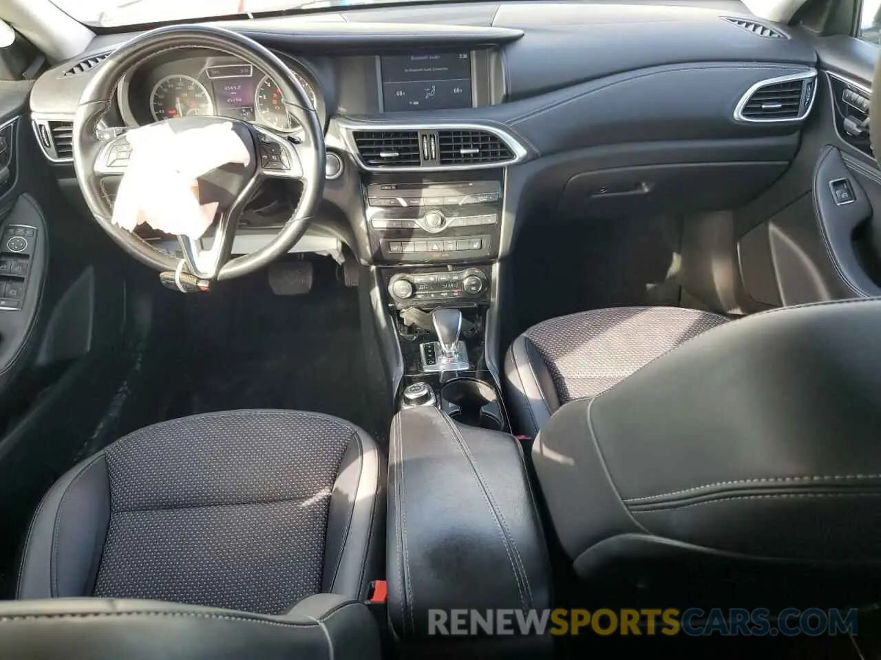 8 fotografías del automóvil dañado SJKCH5CP0KA011537 INFINITI QX30 2019