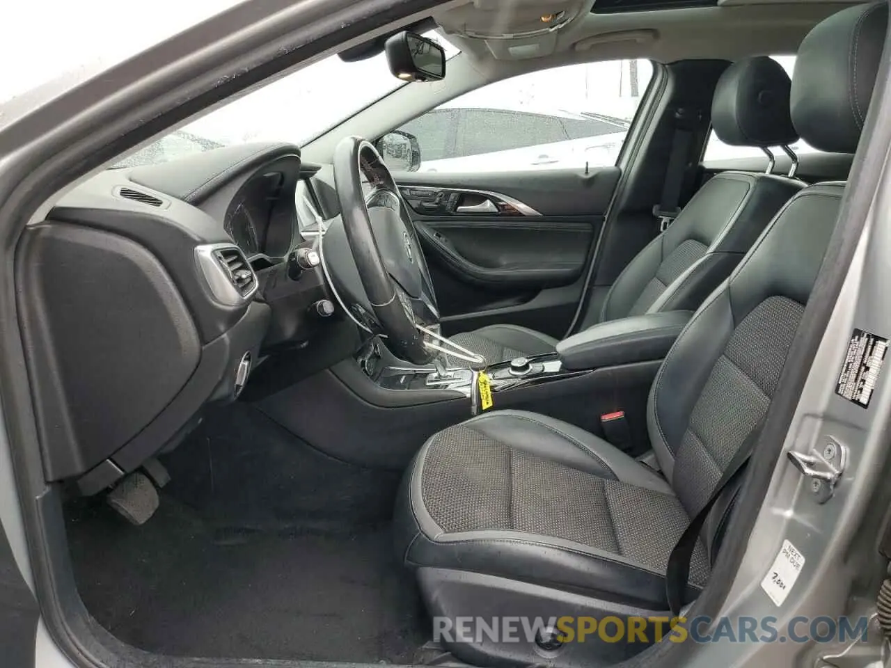 7 fotografías del automóvil dañado SJKCH5CP4KA011380 INFINITI QX30 2019