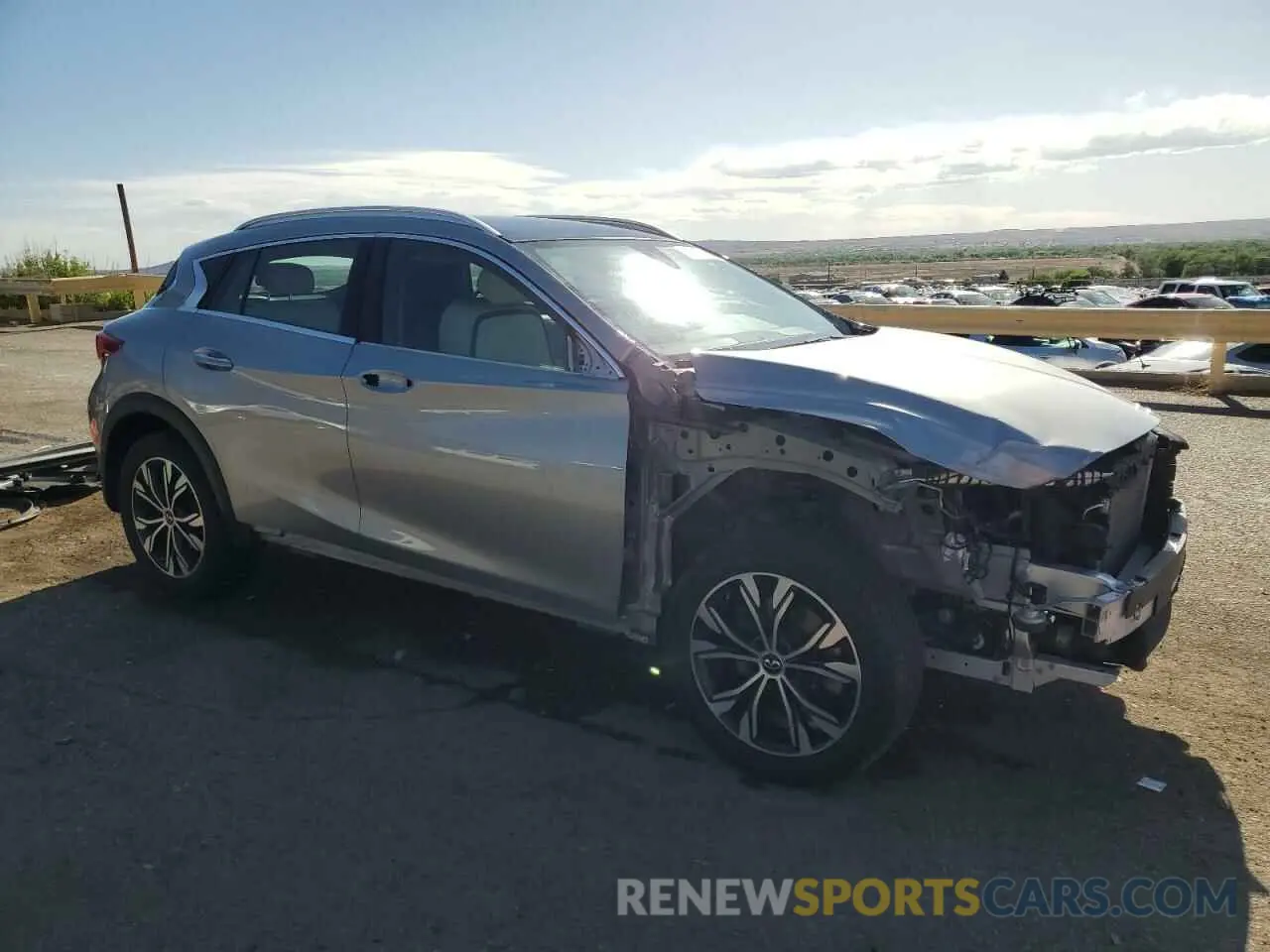 4 fotografías del automóvil dañado SJKCH5CR2KA011265 INFINITI QX30 2019