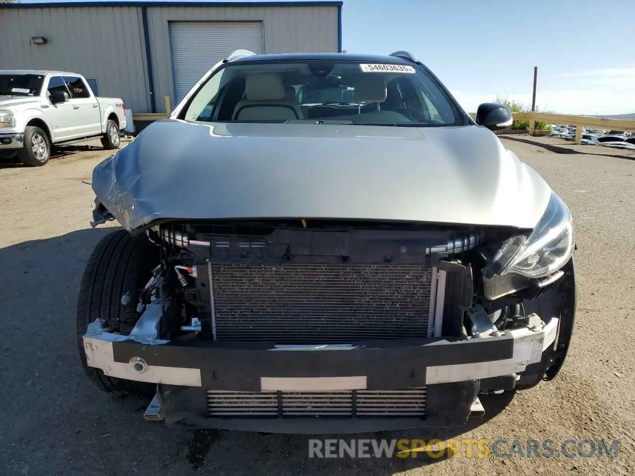 5 fotografías del automóvil dañado SJKCH5CR2KA011265 INFINITI QX30 2019