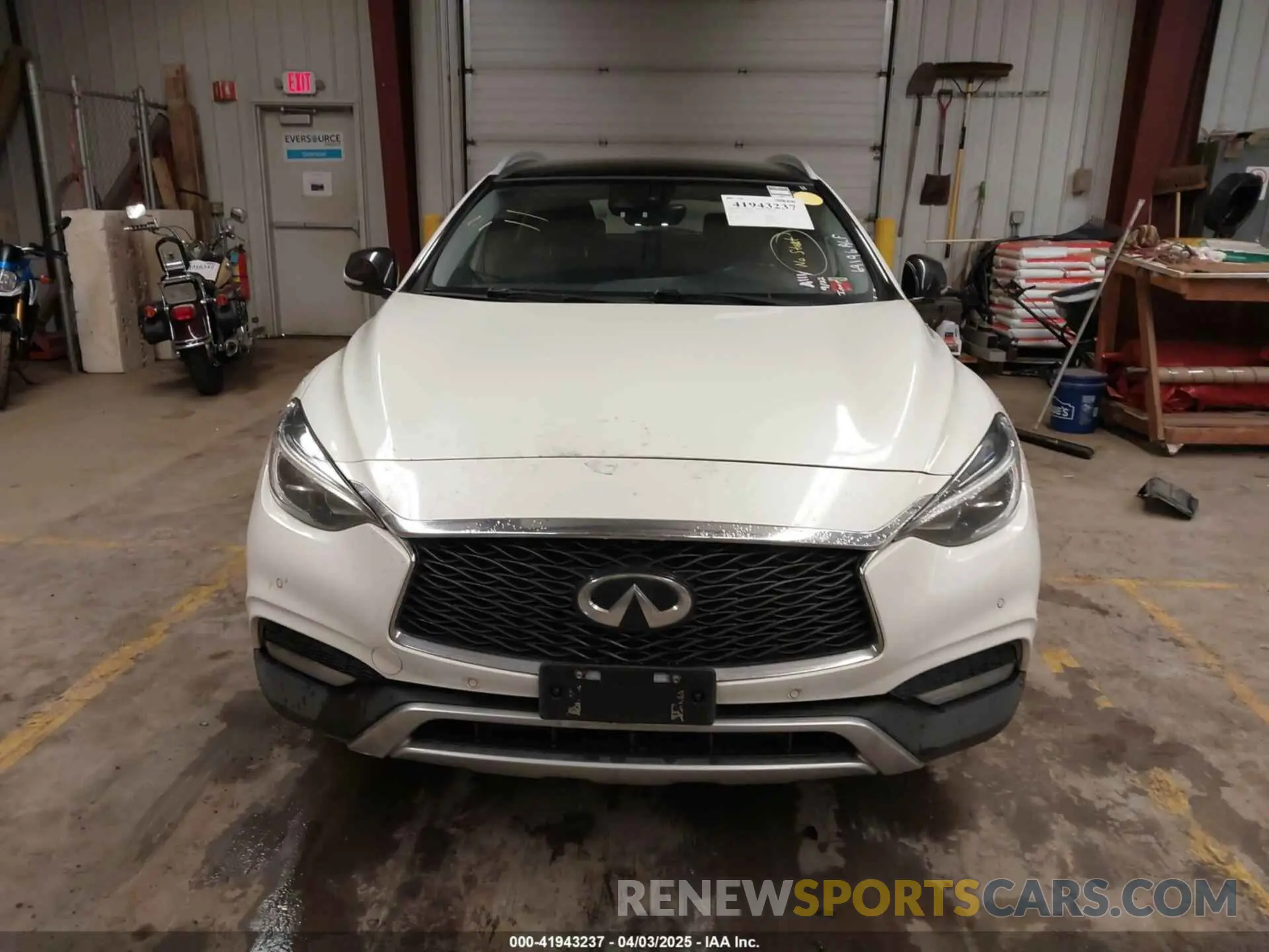 12 fotografías del automóvil dañado SJKCH5CR6KA008658 INFINITI QX30 2019