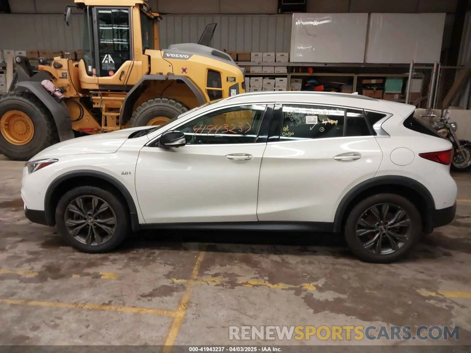 14 fotografías del automóvil dañado SJKCH5CR6KA008658 INFINITI QX30 2019