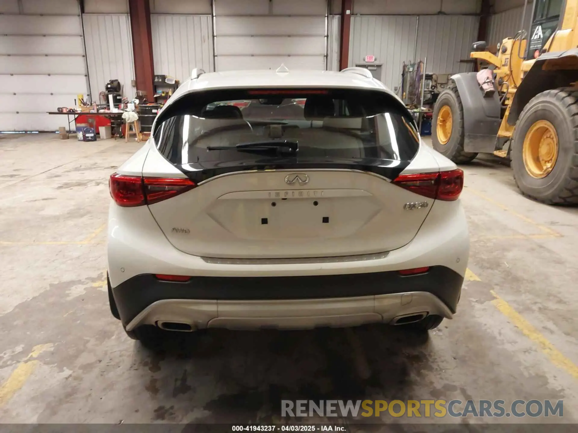 16 fotografías del automóvil dañado SJKCH5CR6KA008658 INFINITI QX30 2019