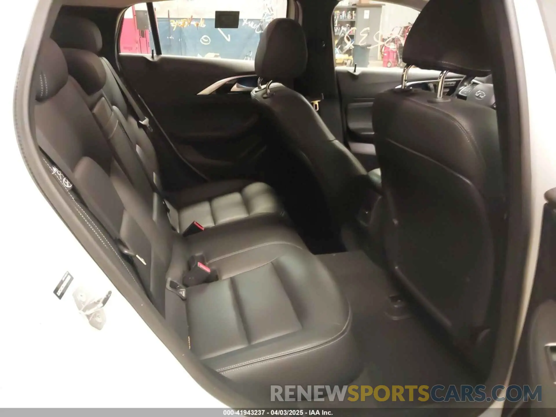 8 fotografías del automóvil dañado SJKCH5CR6KA008658 INFINITI QX30 2019