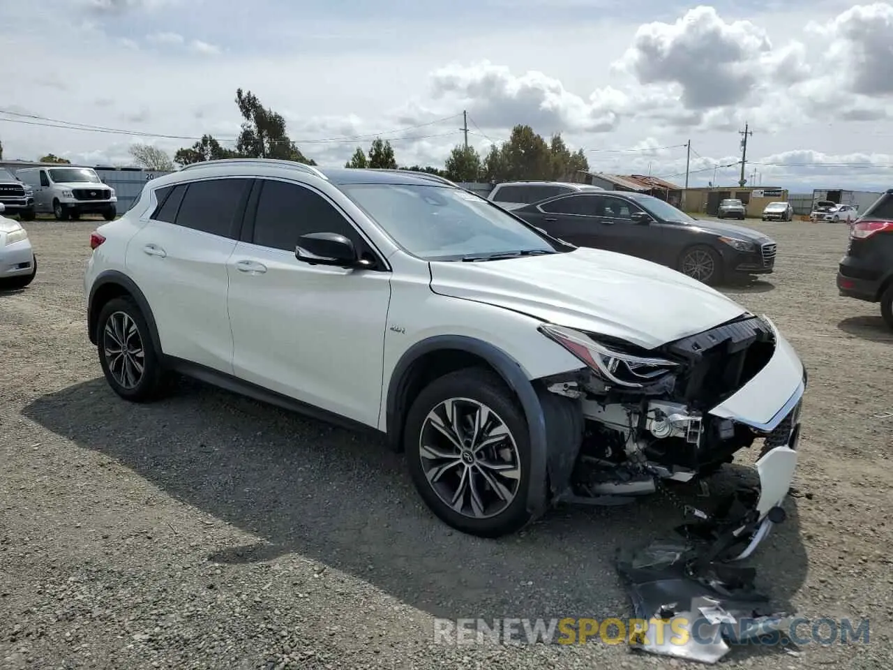 4 fotografías del automóvil dañado SJKCH5CR7KA011861 INFINITI QX30 2019