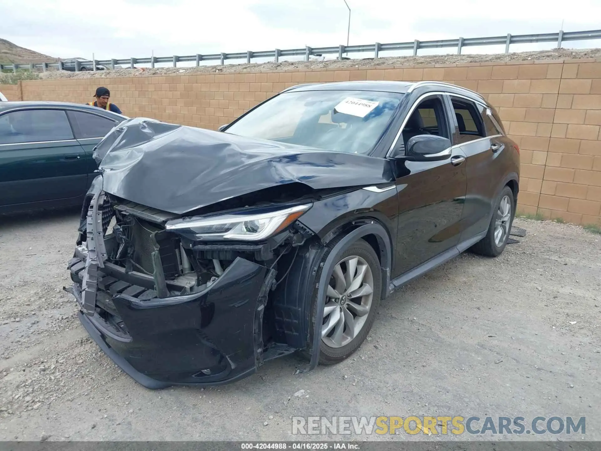 2 fotografías del automóvil dañado 3PCAJ5M15KF131964 INFINITI QX50 2019
