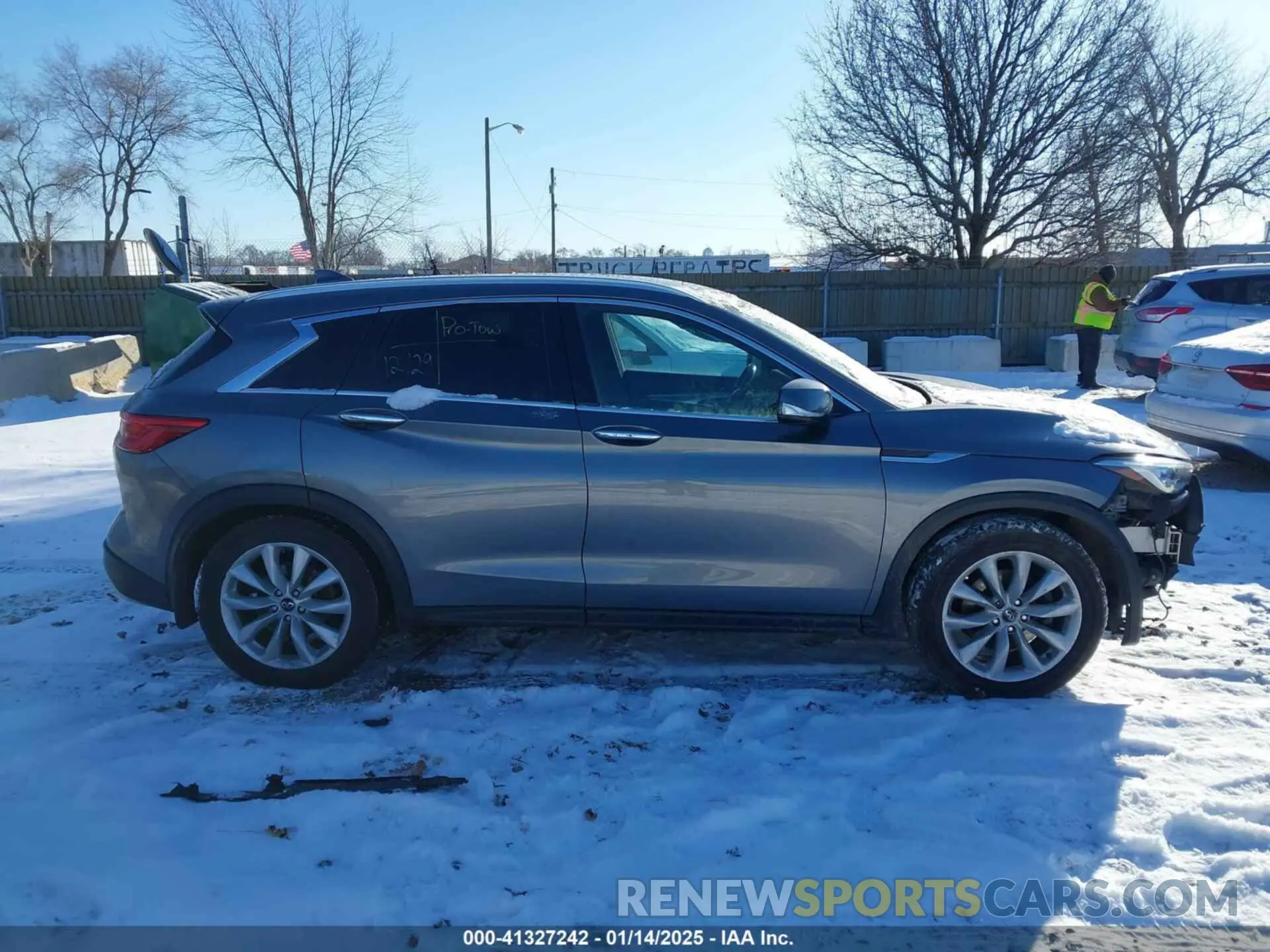 14 fotografías del automóvil dañado 3PCAJ5M32KF112130 INFINITI QX50 2019