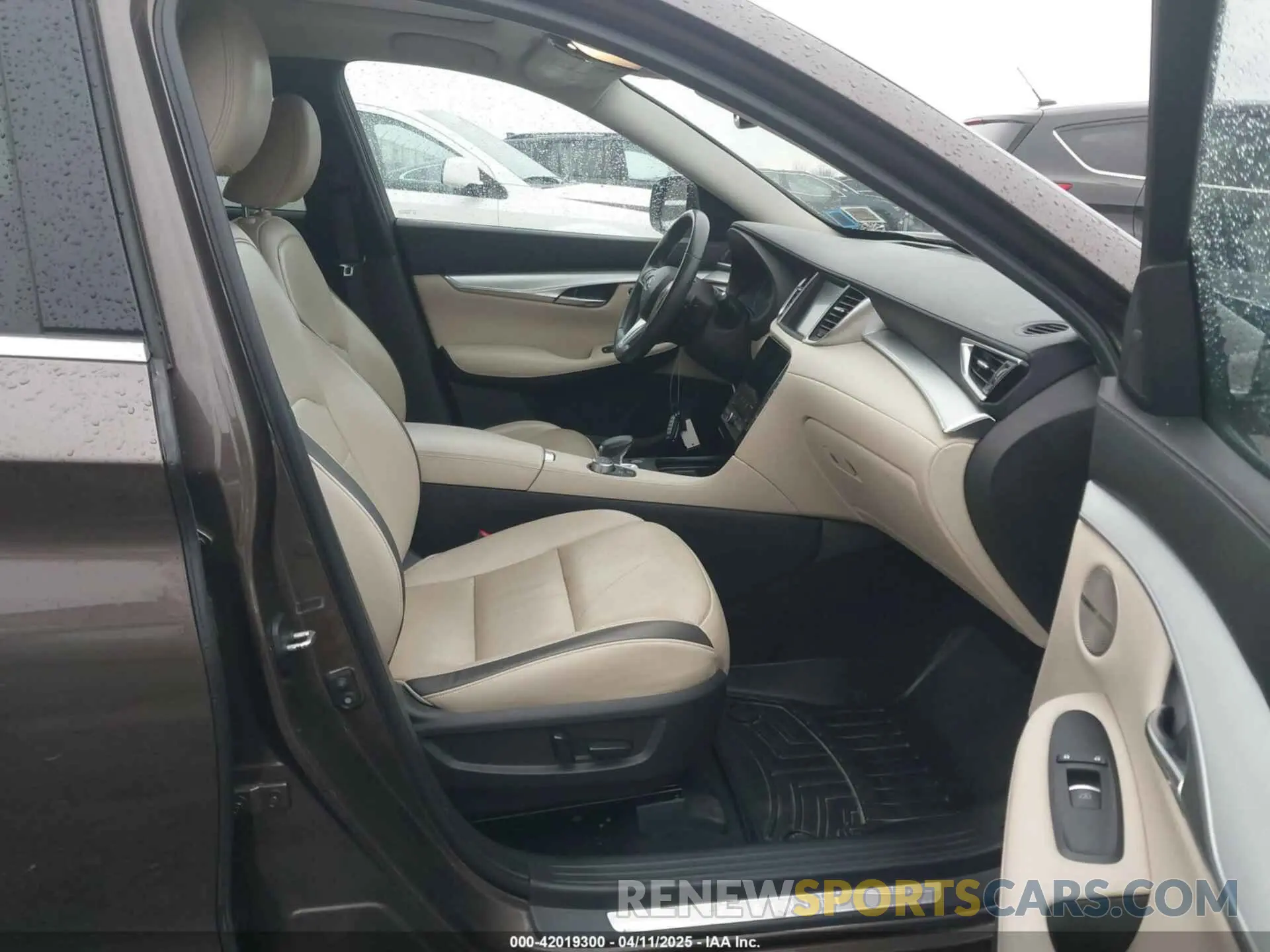 5 fotografías del automóvil dañado 3PCAJ5M32KF118638 INFINITI QX50 2019