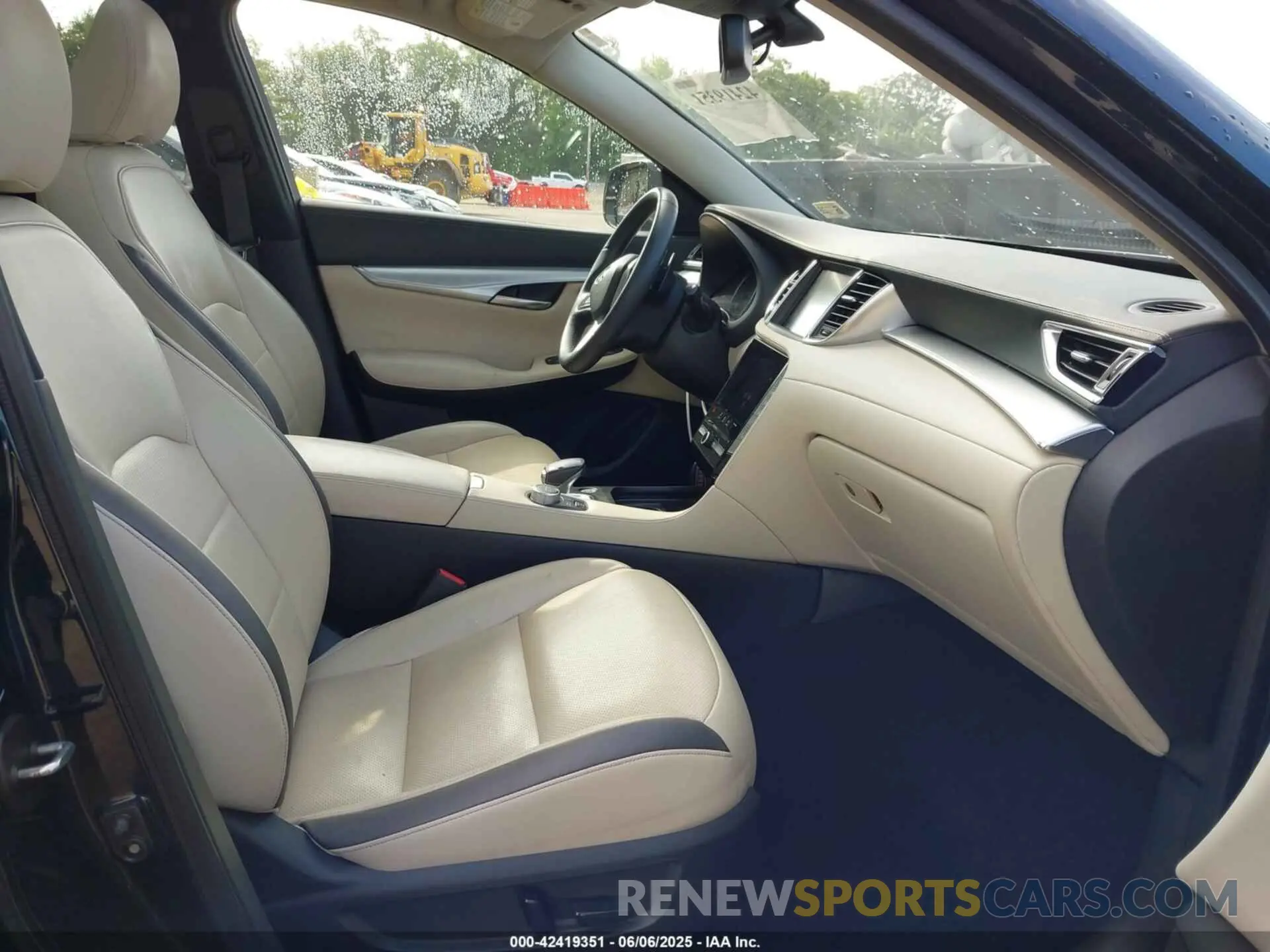 5 fotografías del automóvil dañado 3PCAJ5M32KF123550 INFINITI QX50 2019