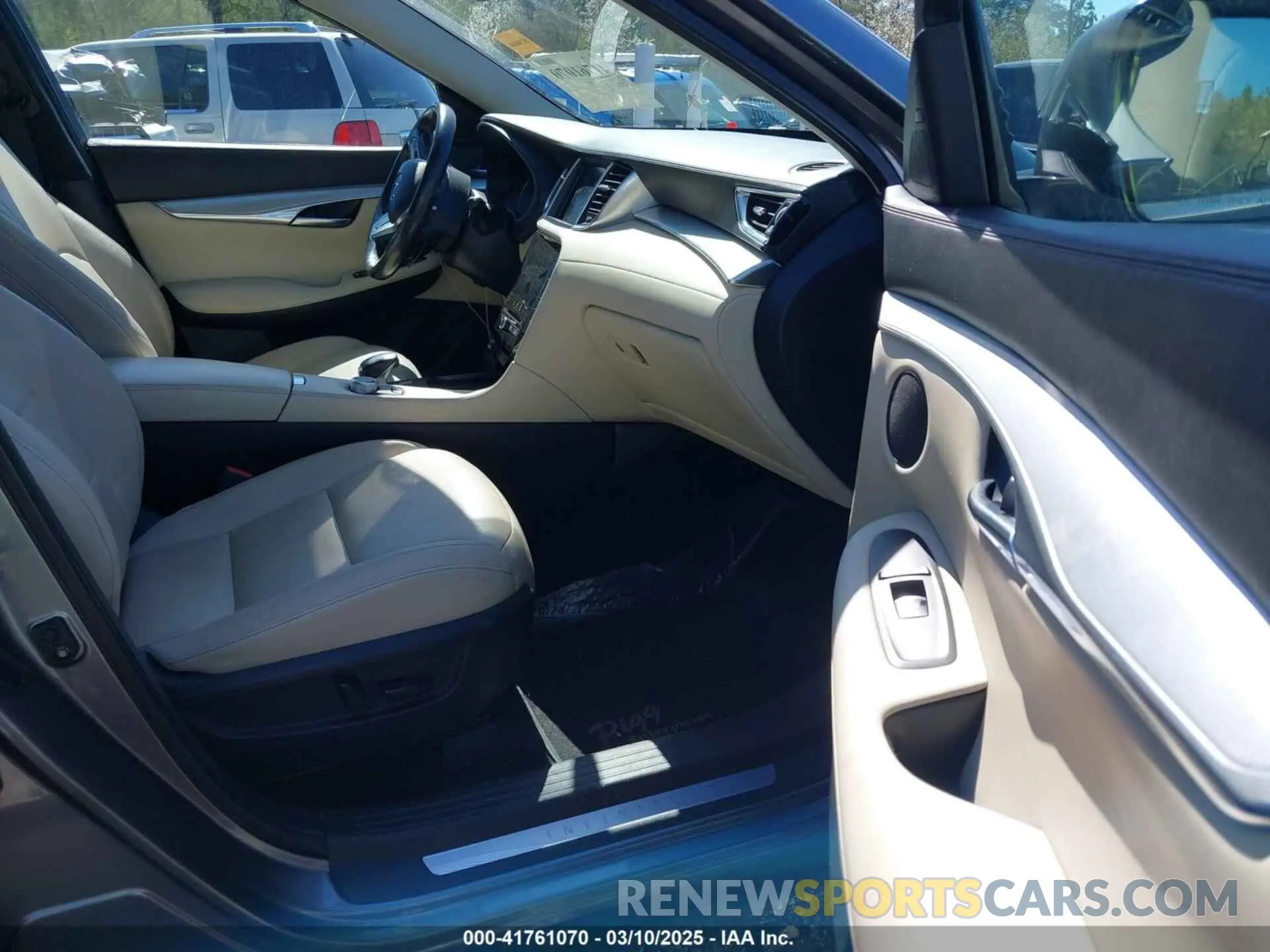 5 fotografías del automóvil dañado 3PCAJ5M1XLF101179 INFINITI QX50 2020