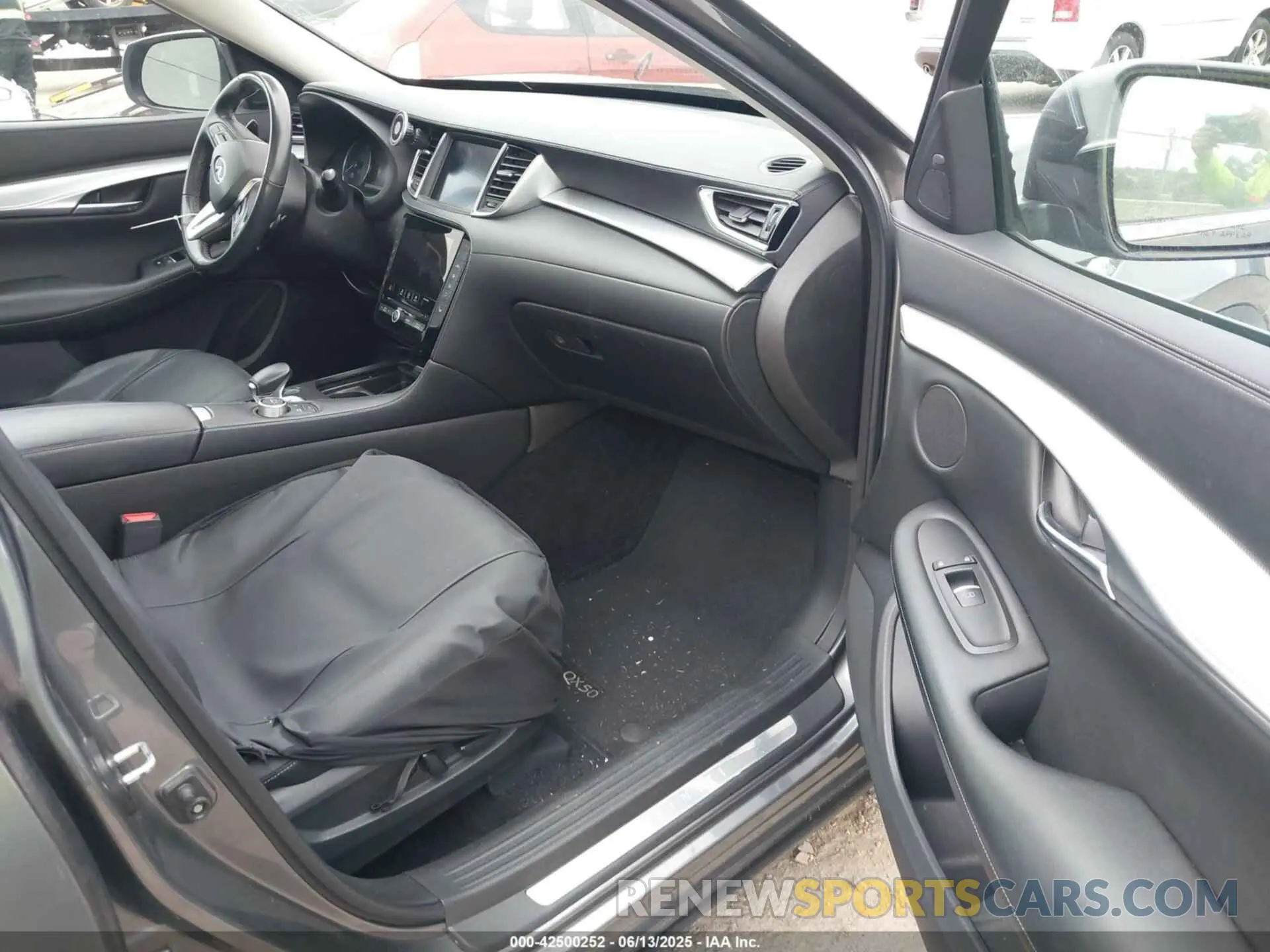 5 fotografías del automóvil dañado 3PCAJ5M1XLF117060 INFINITI QX50 2020