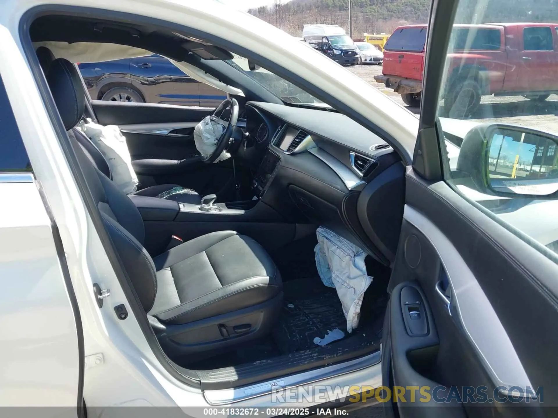 5 fotografías del automóvil dañado 3PCAJ5M3XLF109087 INFINITI QX50 2020