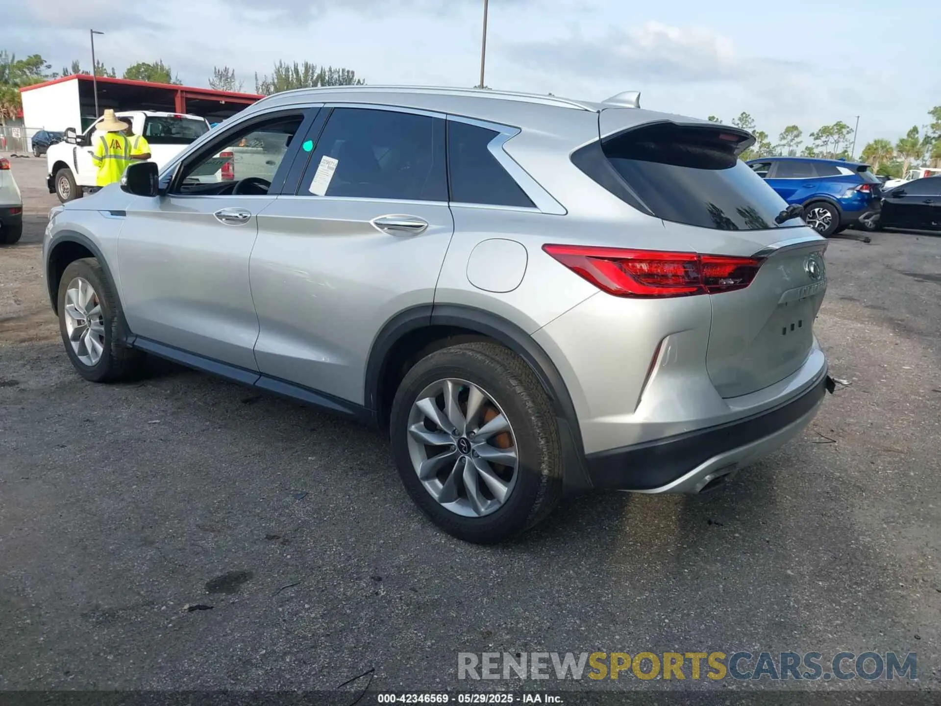 3 fotografías del automóvil dañado 3PCAJ5BA7MF105890 INFINITI QX50 2021