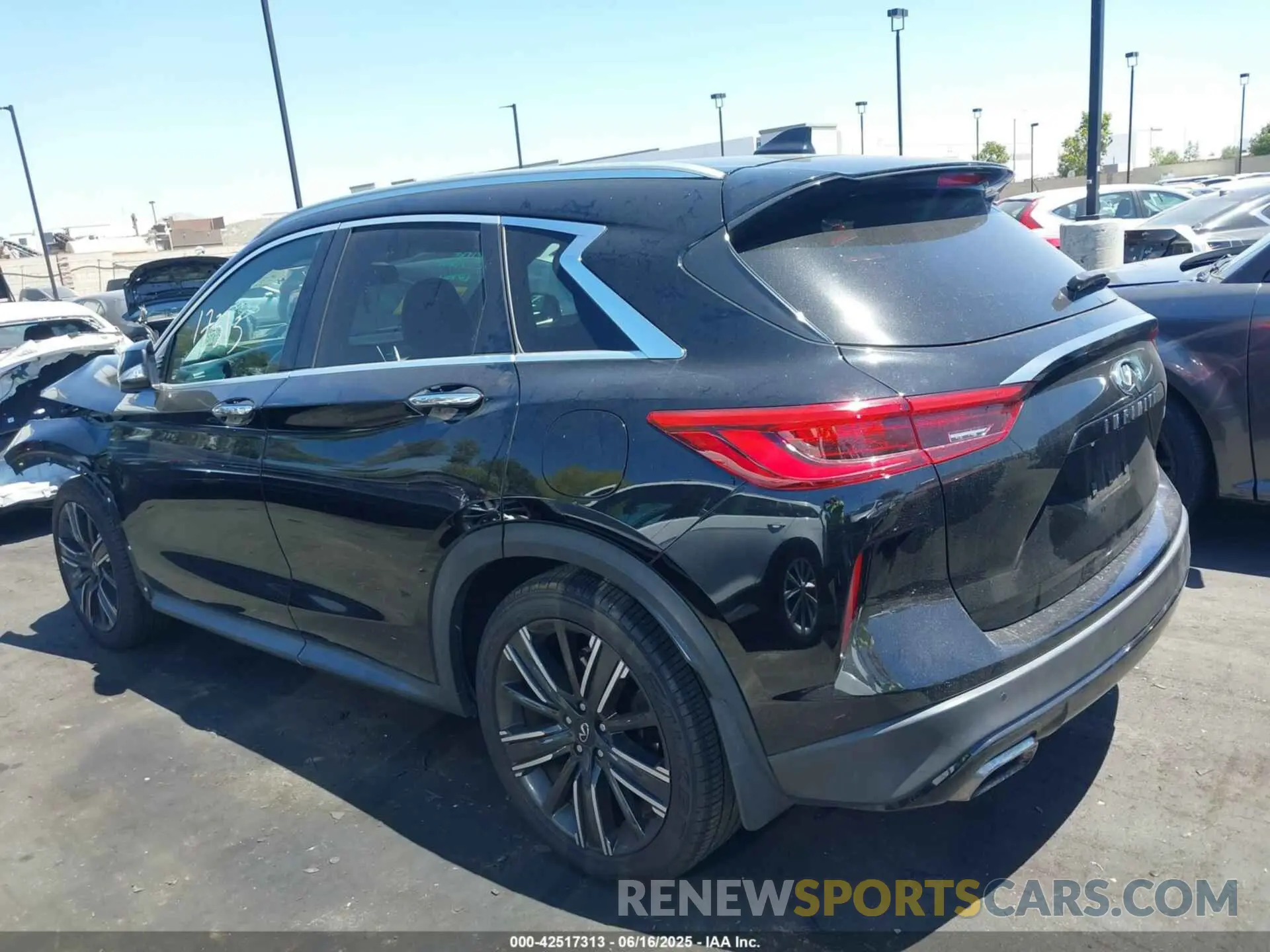 15 fotografías del automóvil dañado 3PCAJ5BA7MF111494 INFINITI QX50 2021
