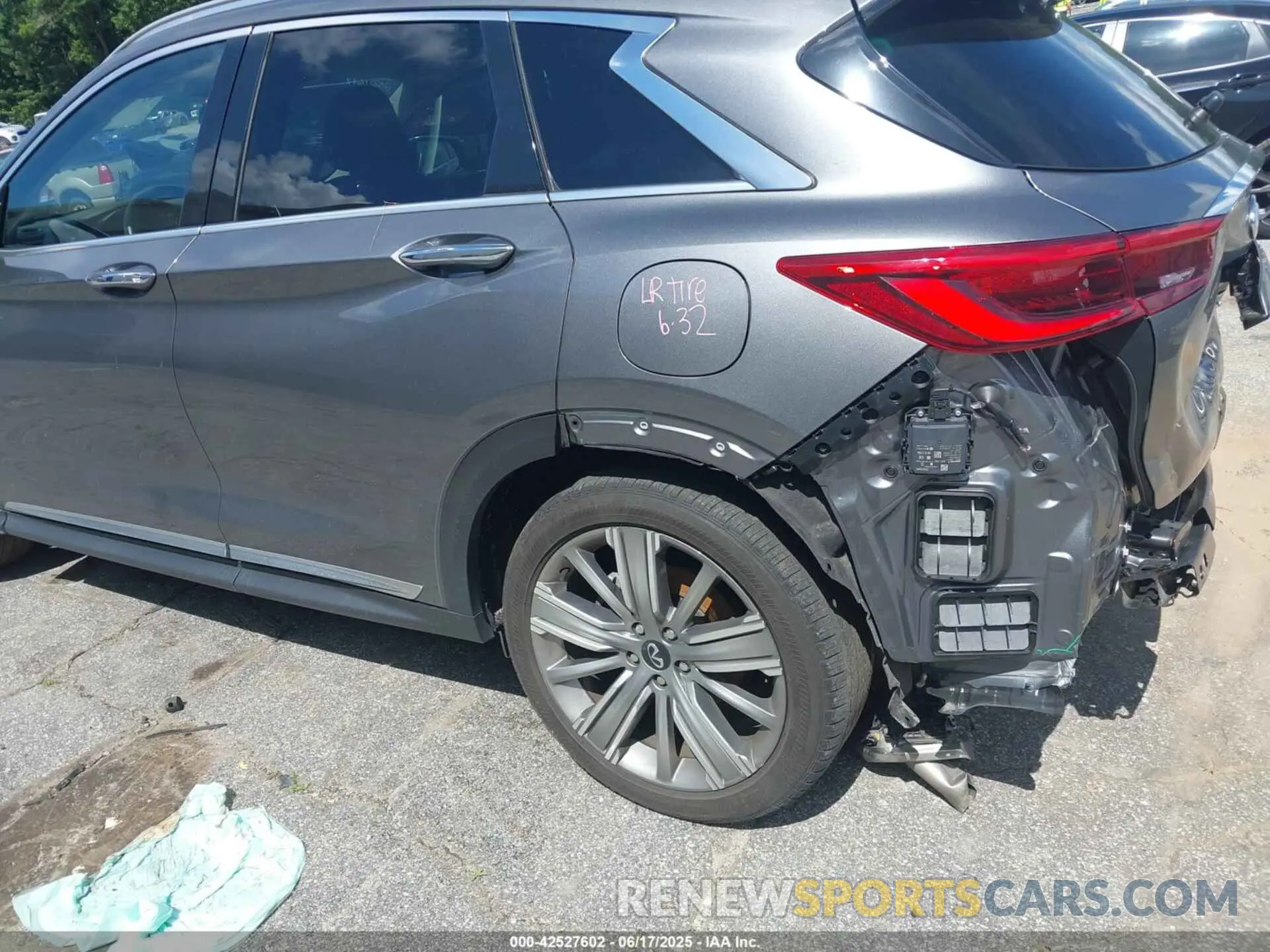 17 fotografías del automóvil dañado 3PCAJ5CA3MF115346 INFINITI QX50 2021