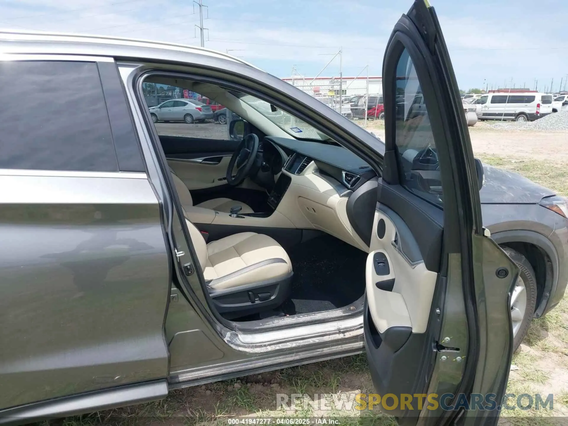 5 fotografías del automóvil dañado 3PCAJ5BA8NF120450 INFINITI QX50 2022