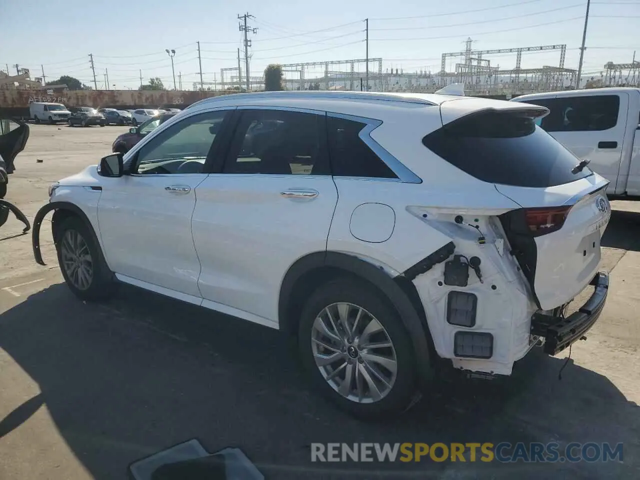 2 fotografías del automóvil dañado 3PCAJ5BA6PF113791 INFINITI QX50 2023