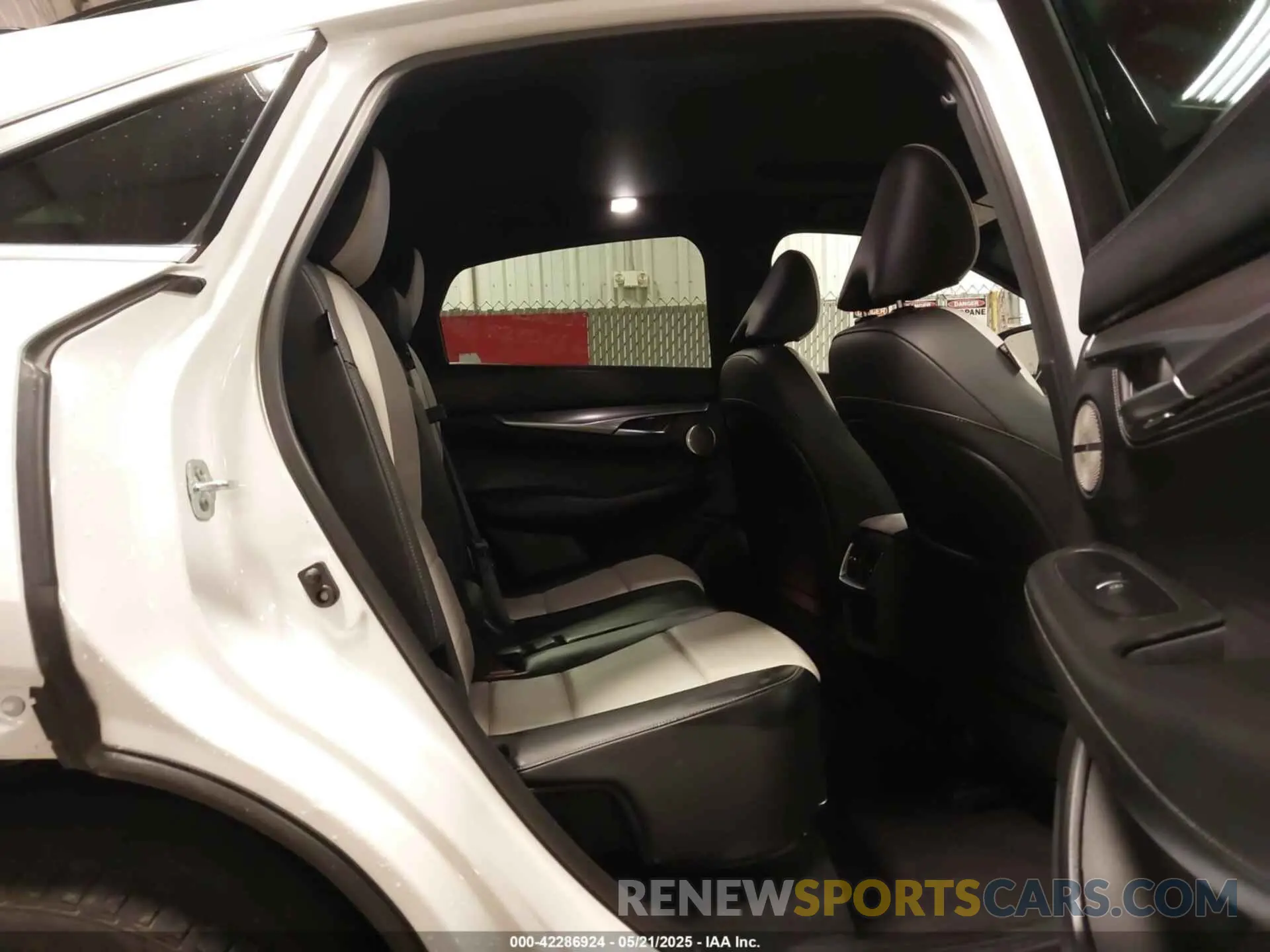 8 fotografías del automóvil dañado 3PCAJ5KR3PF121093 INFINITI QX55 2023