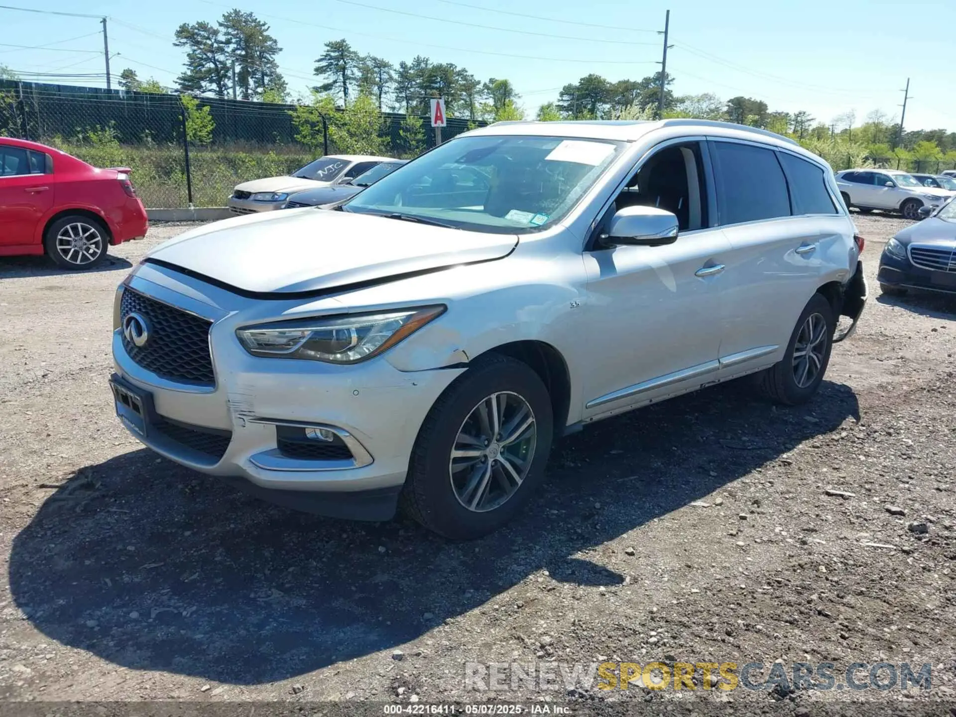 2 fotografías del automóvil dañado 5N1DL0MM2KC525869 INFINITI QX60 2019