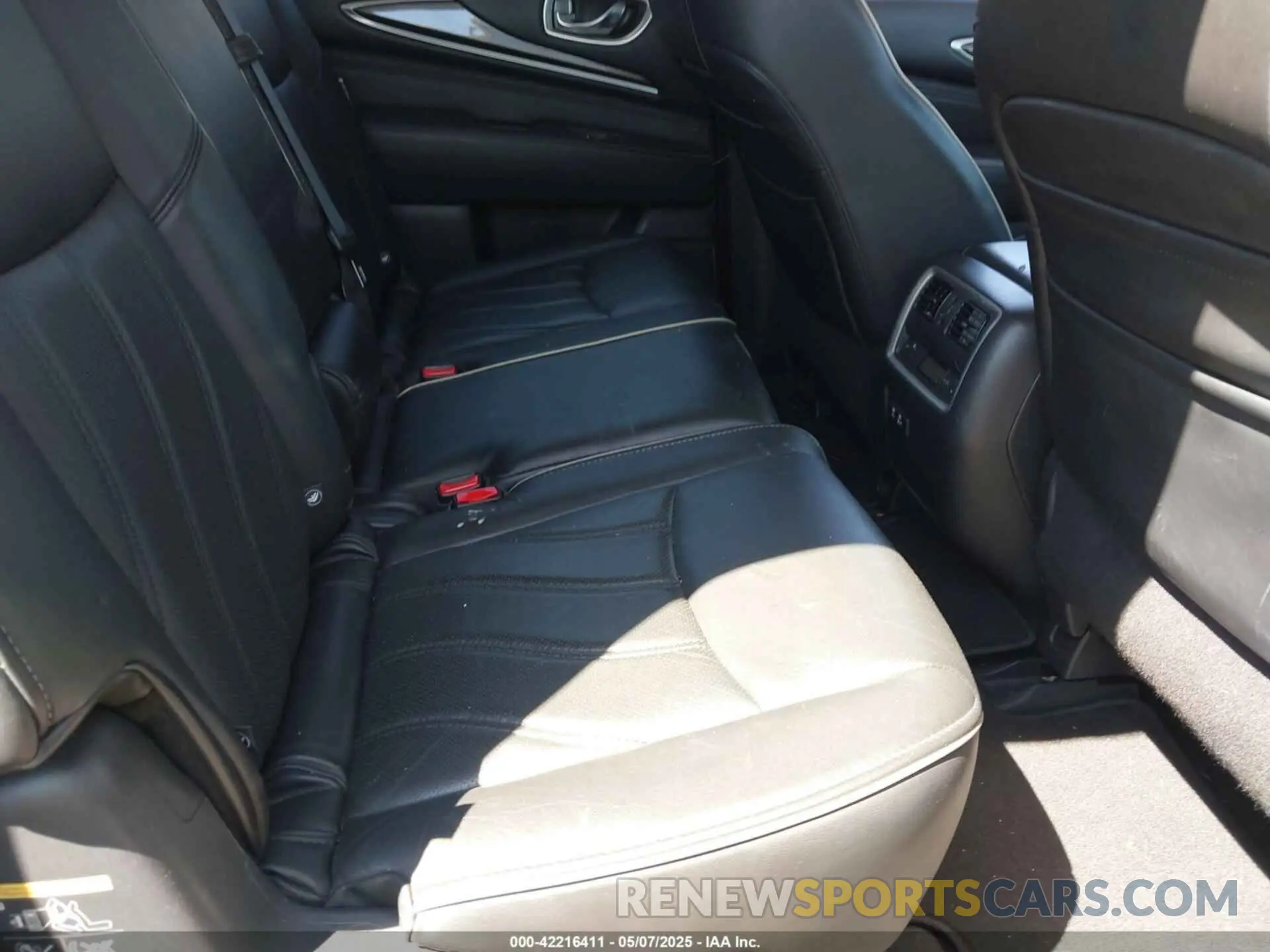 8 fotografías del automóvil dañado 5N1DL0MM2KC525869 INFINITI QX60 2019