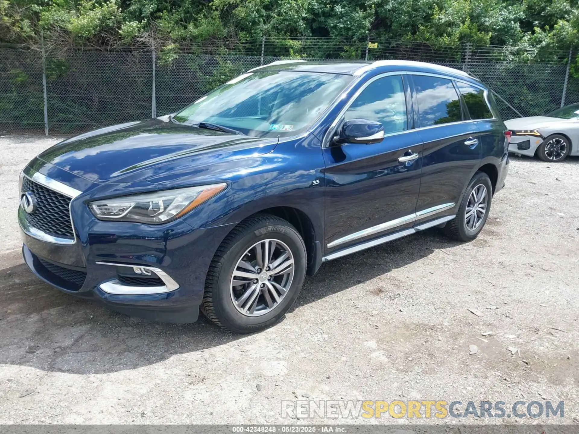 2 fotografías del automóvil dañado 5N1DL0MM6KC509996 INFINITI QX60 2019