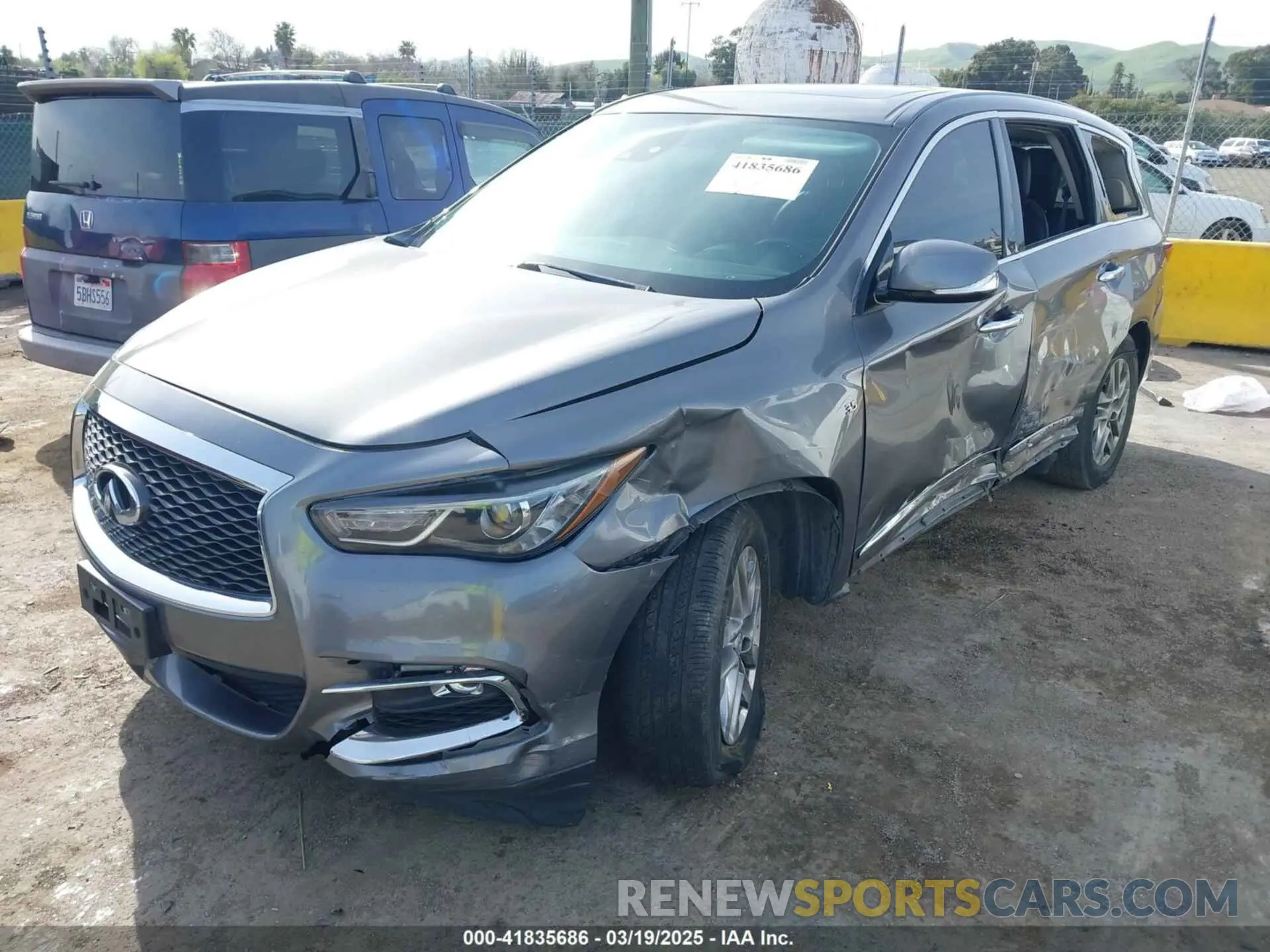 2 fotografías del automóvil dañado 5N1DL0MM7KC552081 INFINITI QX60 2019