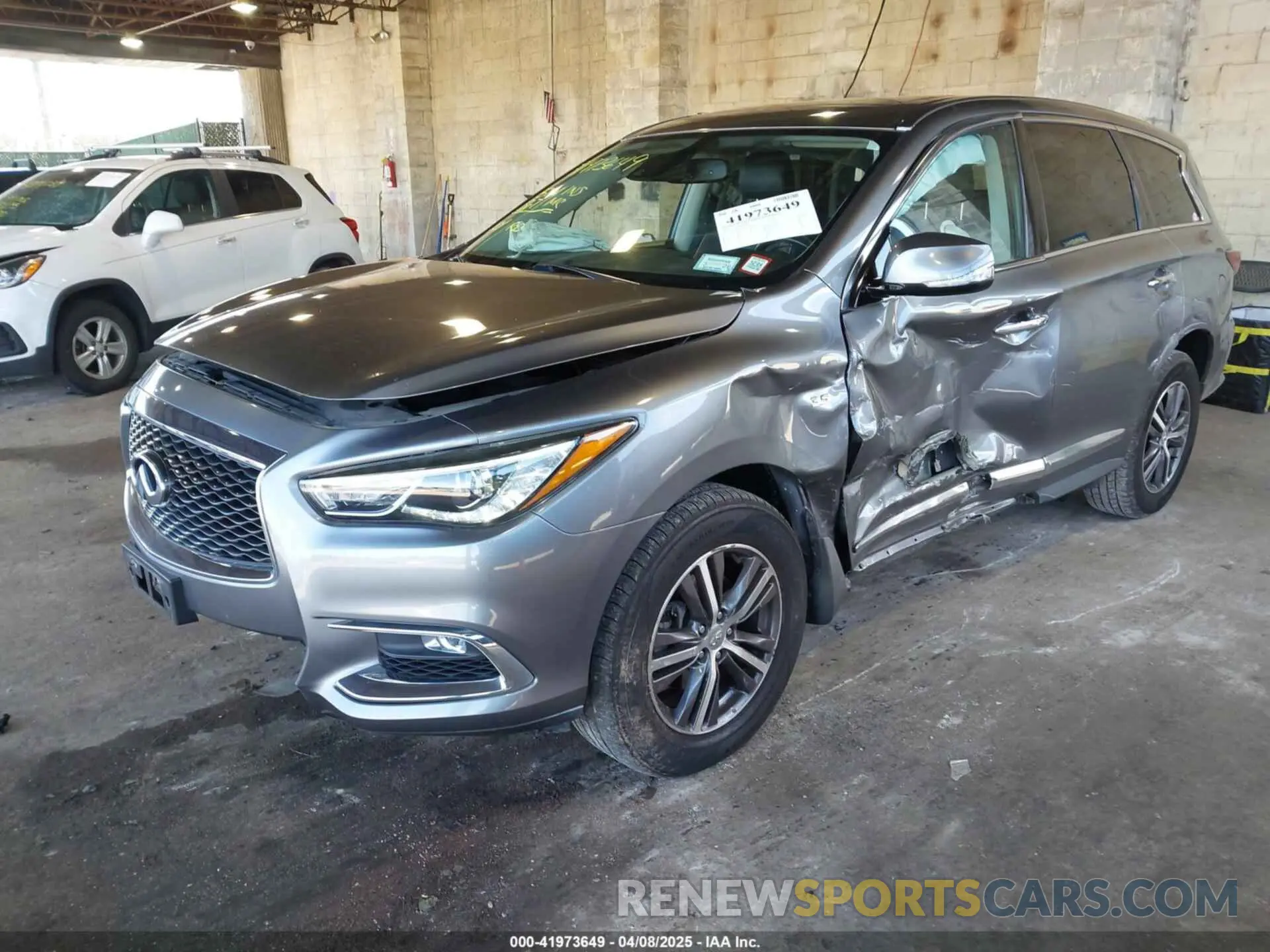 2 fotografías del automóvil dañado 5N1DL0MM8KC558679 INFINITI QX60 2019
