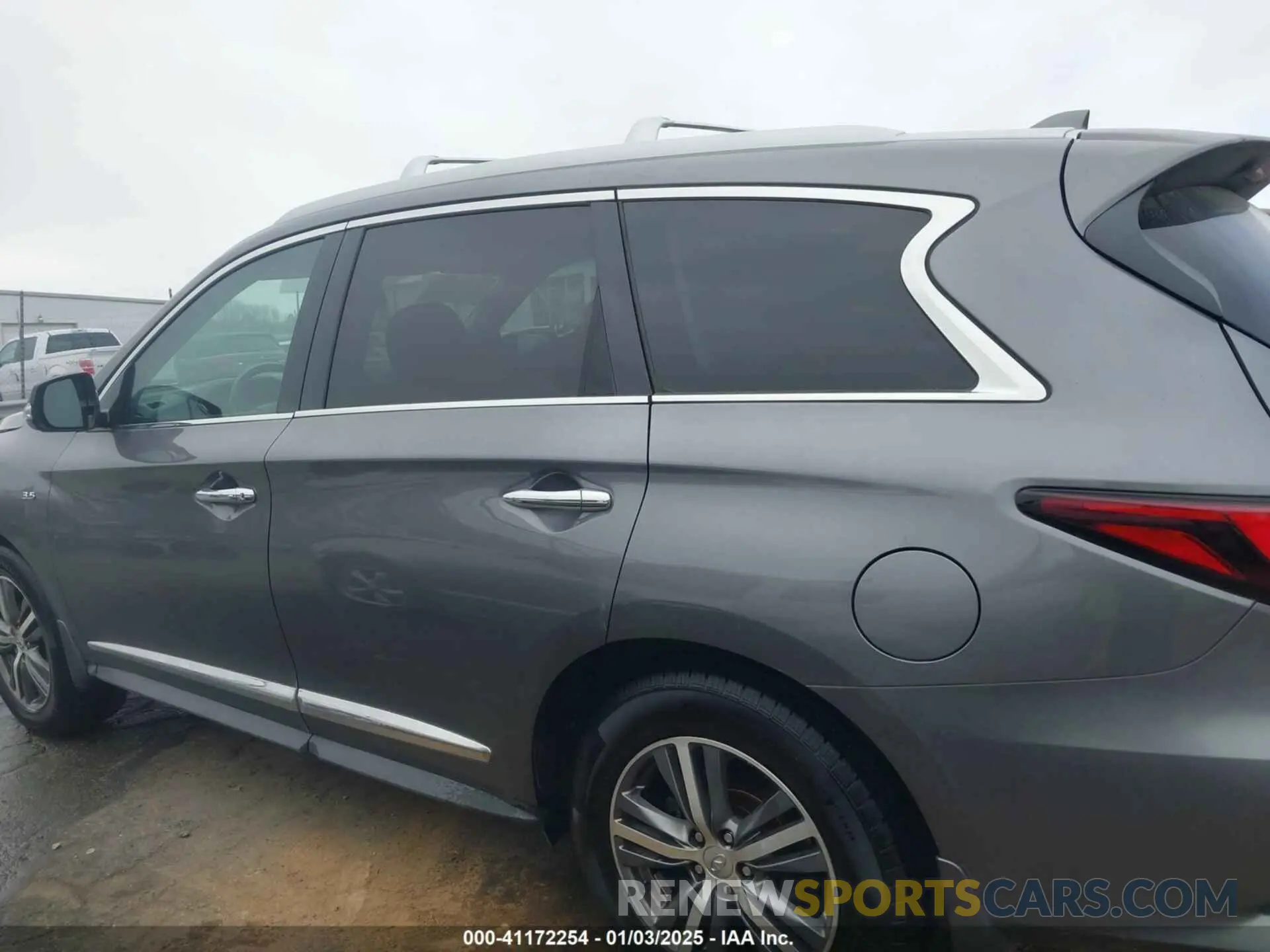 15 fotografías del automóvil dañado 5N1DL0MM8KC569052 INFINITI QX60 2019