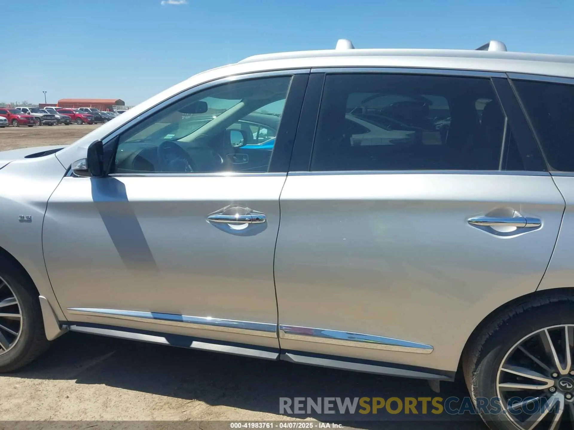 14 fotografías del automóvil dañado 5N1DL0MN7KC565888 INFINITI QX60 2019