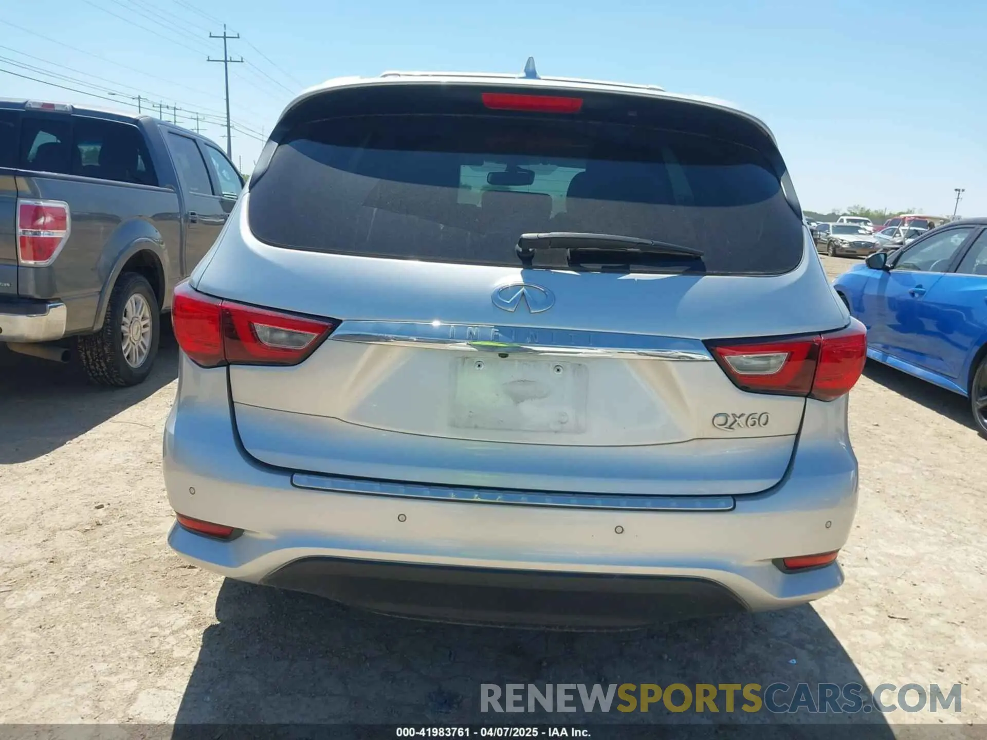 16 fotografías del automóvil dañado 5N1DL0MN7KC565888 INFINITI QX60 2019