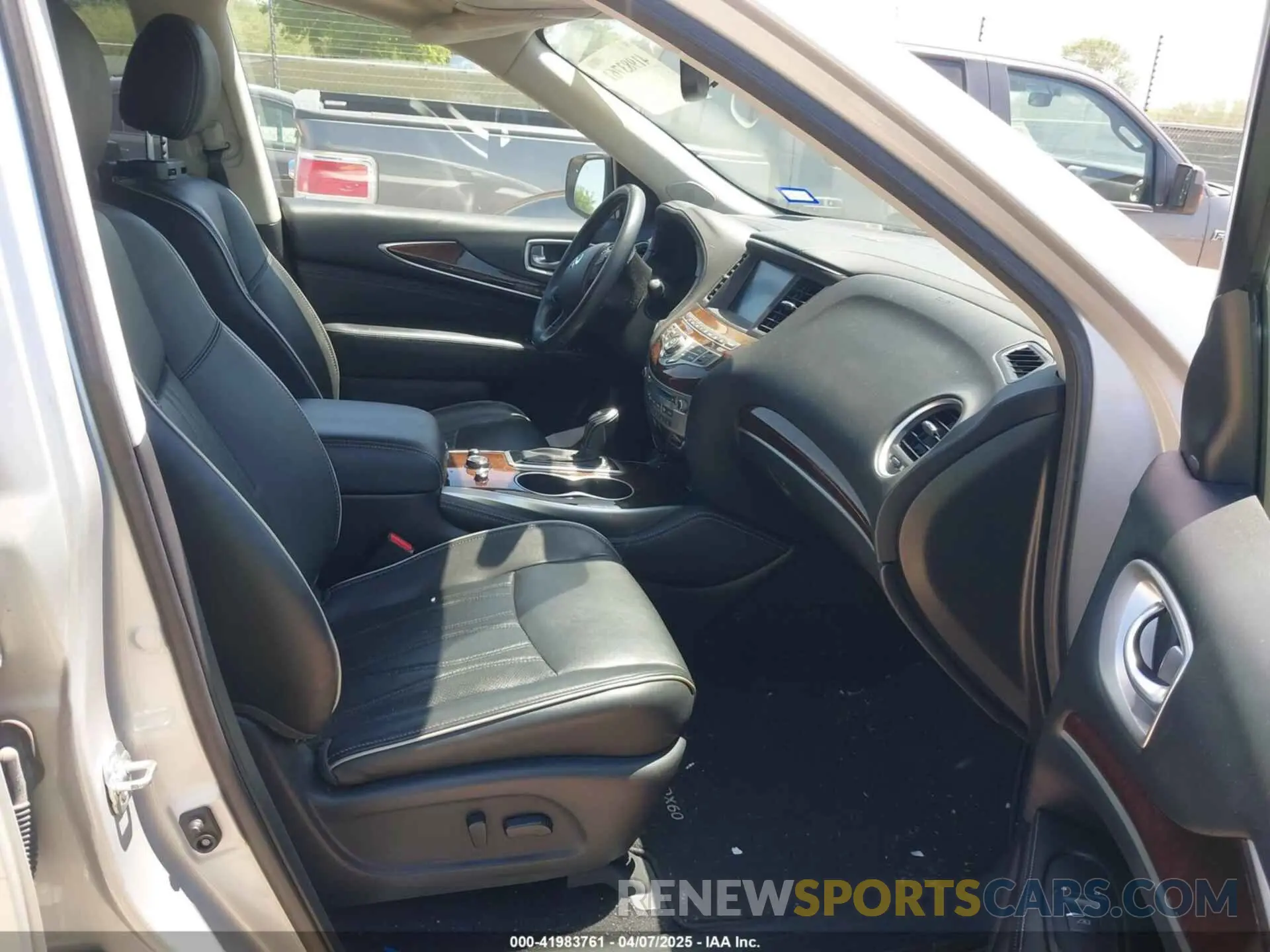 5 fotografías del automóvil dañado 5N1DL0MN7KC565888 INFINITI QX60 2019