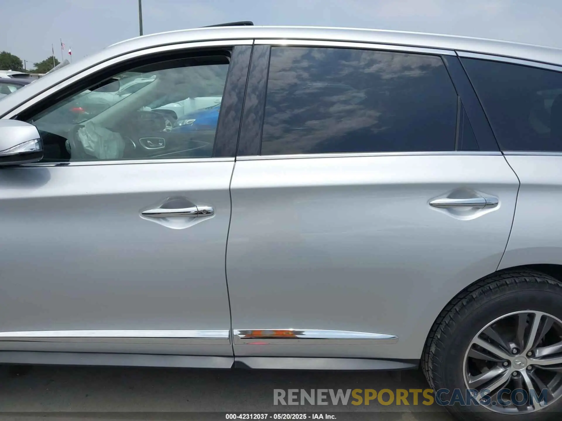 14 fotografías del automóvil dañado 5N1DL0MN8KC548730 INFINITI QX60 2019