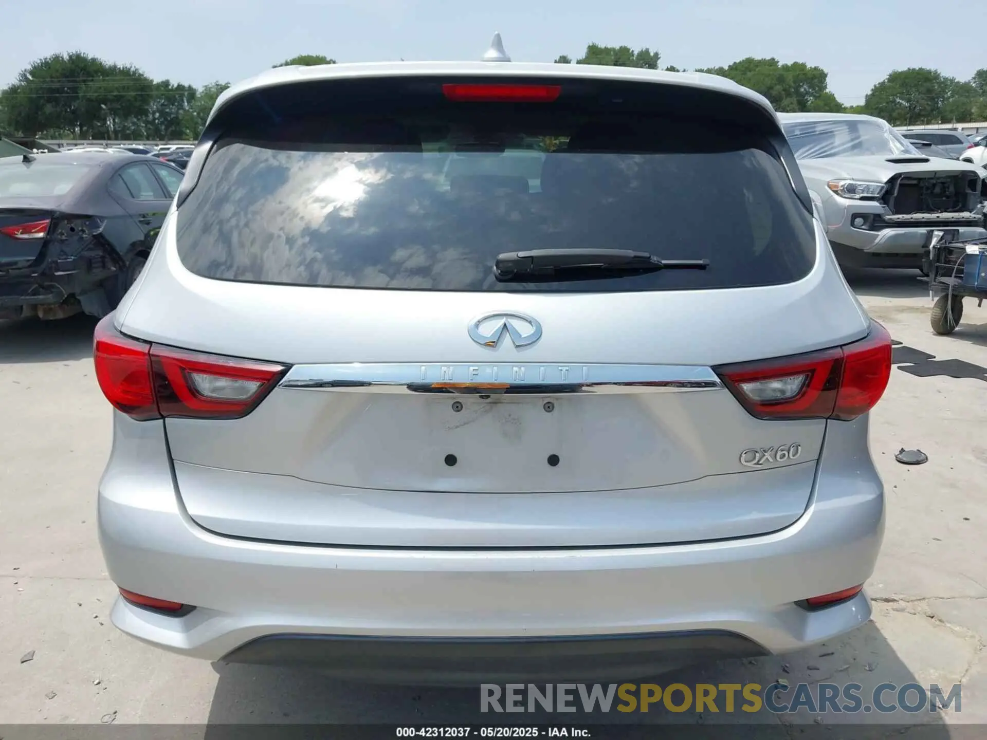 16 fotografías del automóvil dañado 5N1DL0MN8KC548730 INFINITI QX60 2019