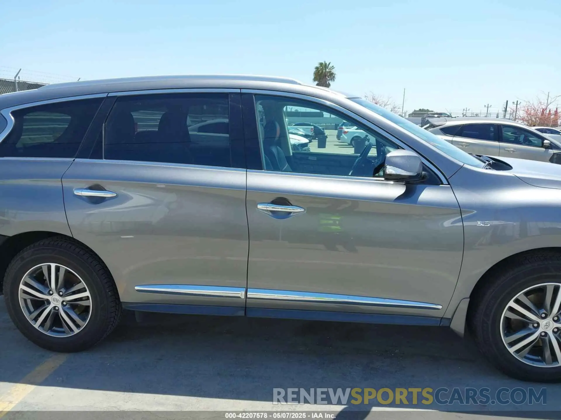 14 fotografías del automóvil dañado 5N1DL0MN2LC500741 INFINITI QX60 2020