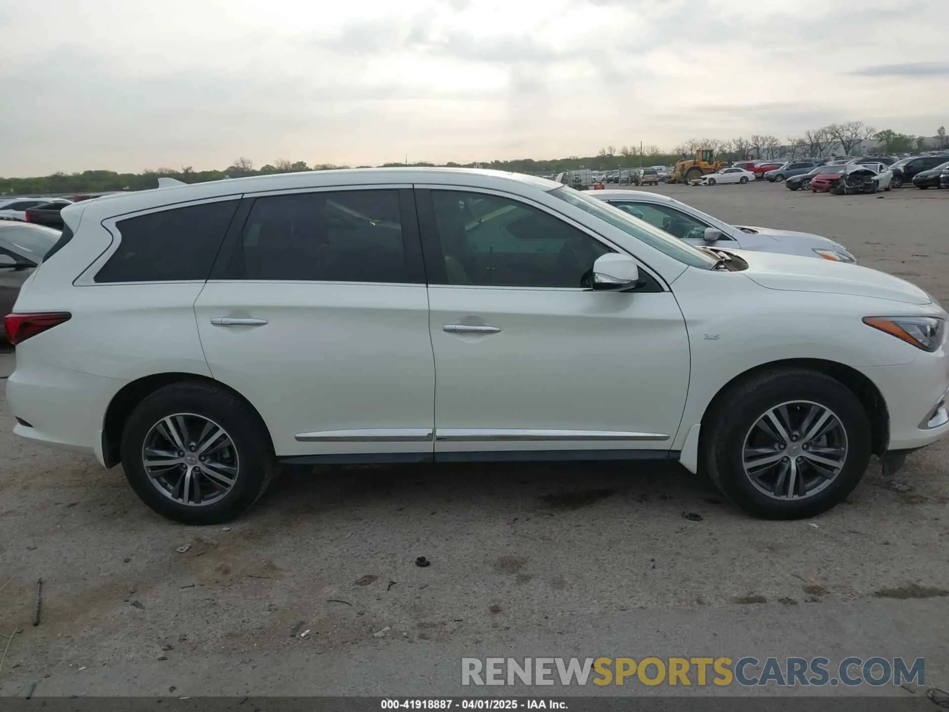 14 fotografías del automóvil dañado 5N1DL0MN2LC531102 INFINITI QX60 2020