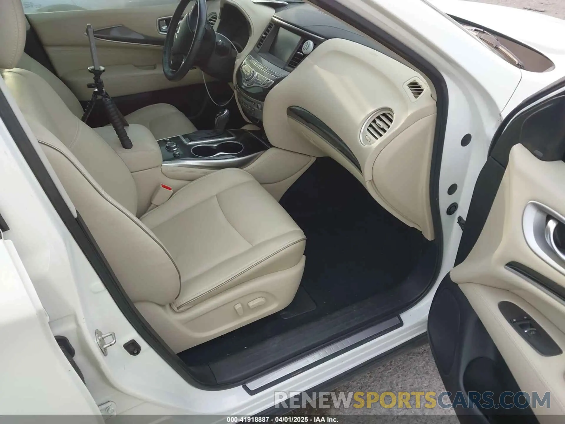 5 fotografías del automóvil dañado 5N1DL0MN2LC531102 INFINITI QX60 2020