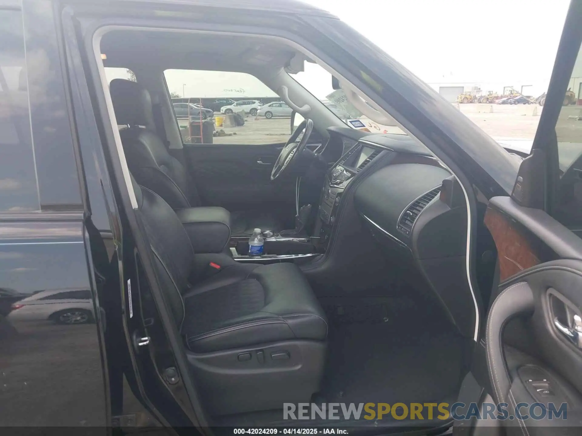 5 fotografías del automóvil dañado JN8AZ2NE8K9236926 INFINITI QX80 2019