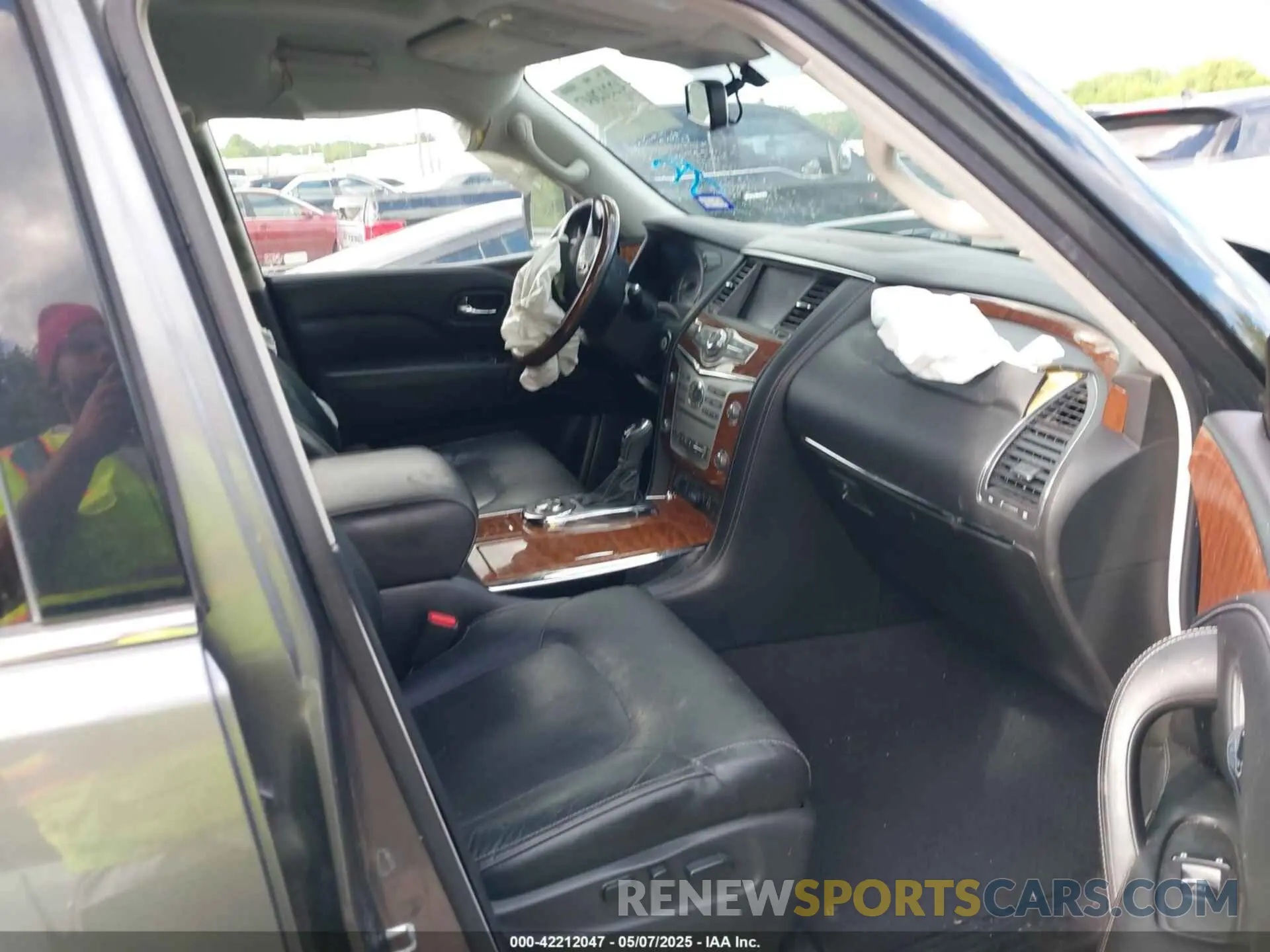 5 fotografías del automóvil dañado JN8AZ2NF2K9684426 INFINITI QX80 2019