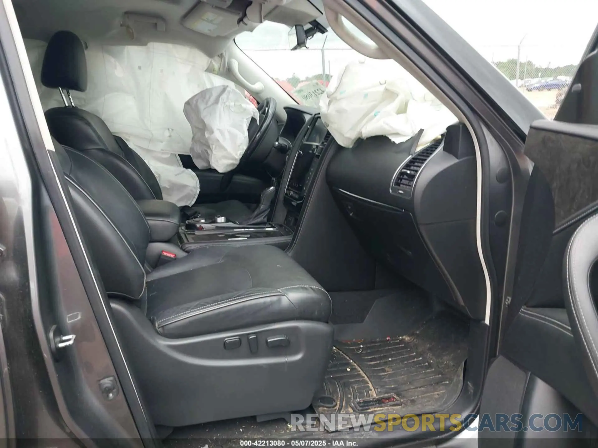 5 fotografías del automóvil dañado JN8AZ2NF5L9705321 INFINITI QX80 2020