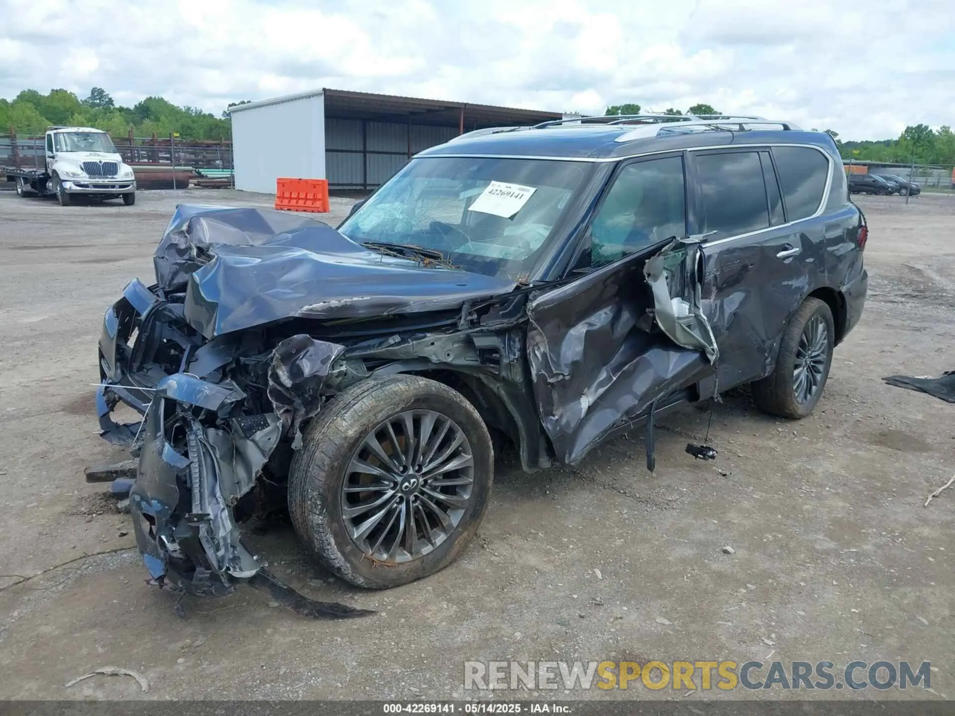 2 fotografías del automóvil dañado JN8AZ2AE2P9304263 INFINITI QX80 2023